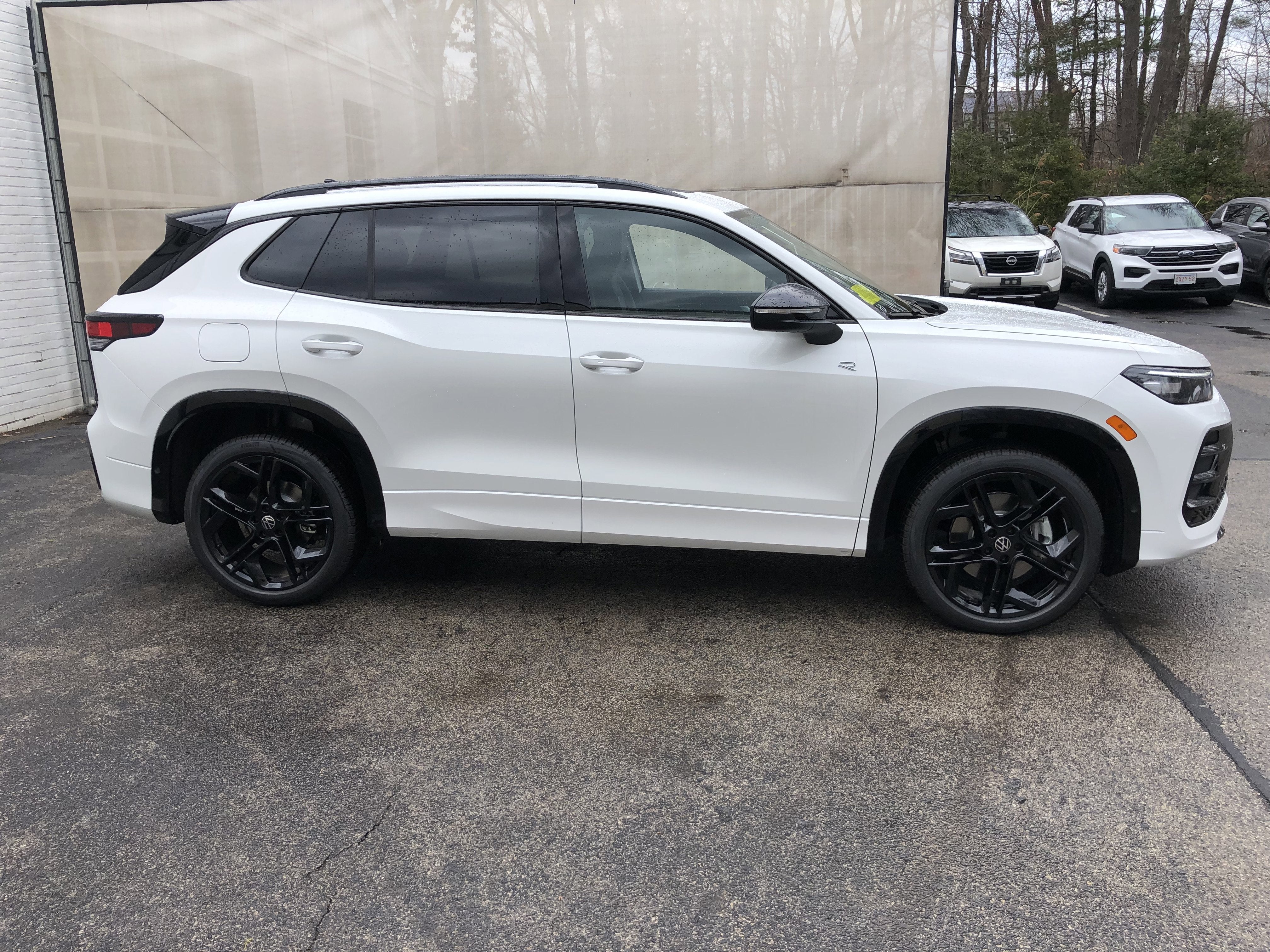 2026 Volkswagen Tiguan SE R-Line Black