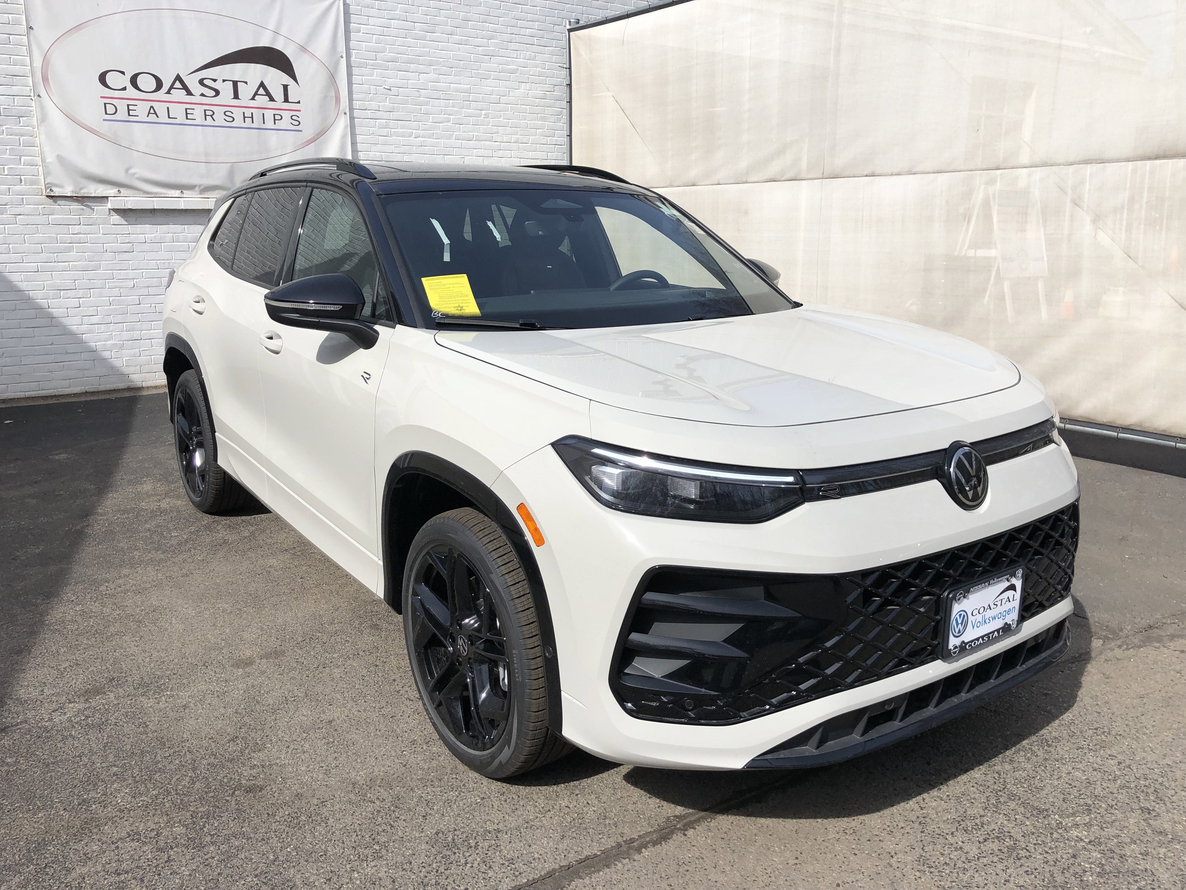 2026 Volkswagen Tiguan SE R-Line Black