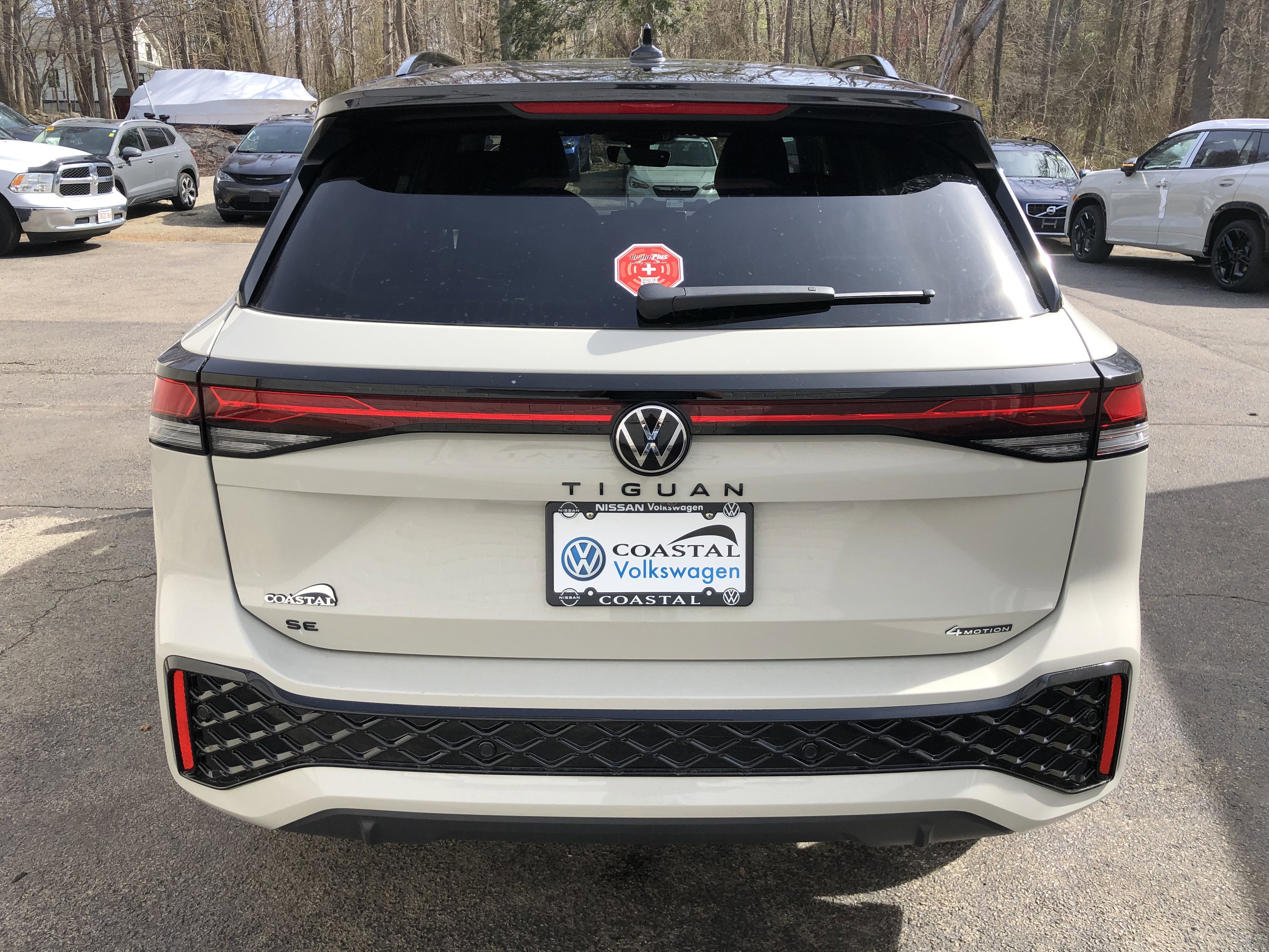 2026 Volkswagen Tiguan SE R-Line Black