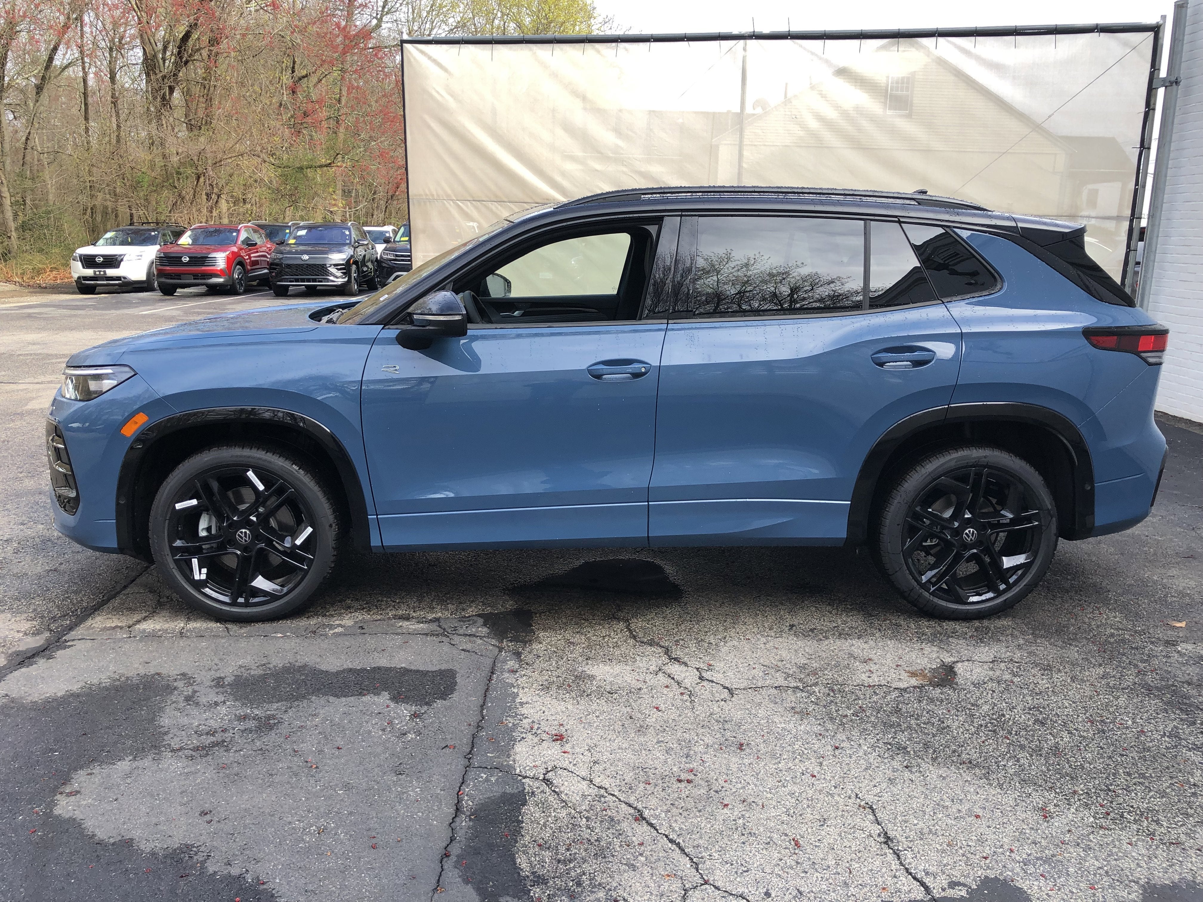 2026 Volkswagen Tiguan SE R-Line Black