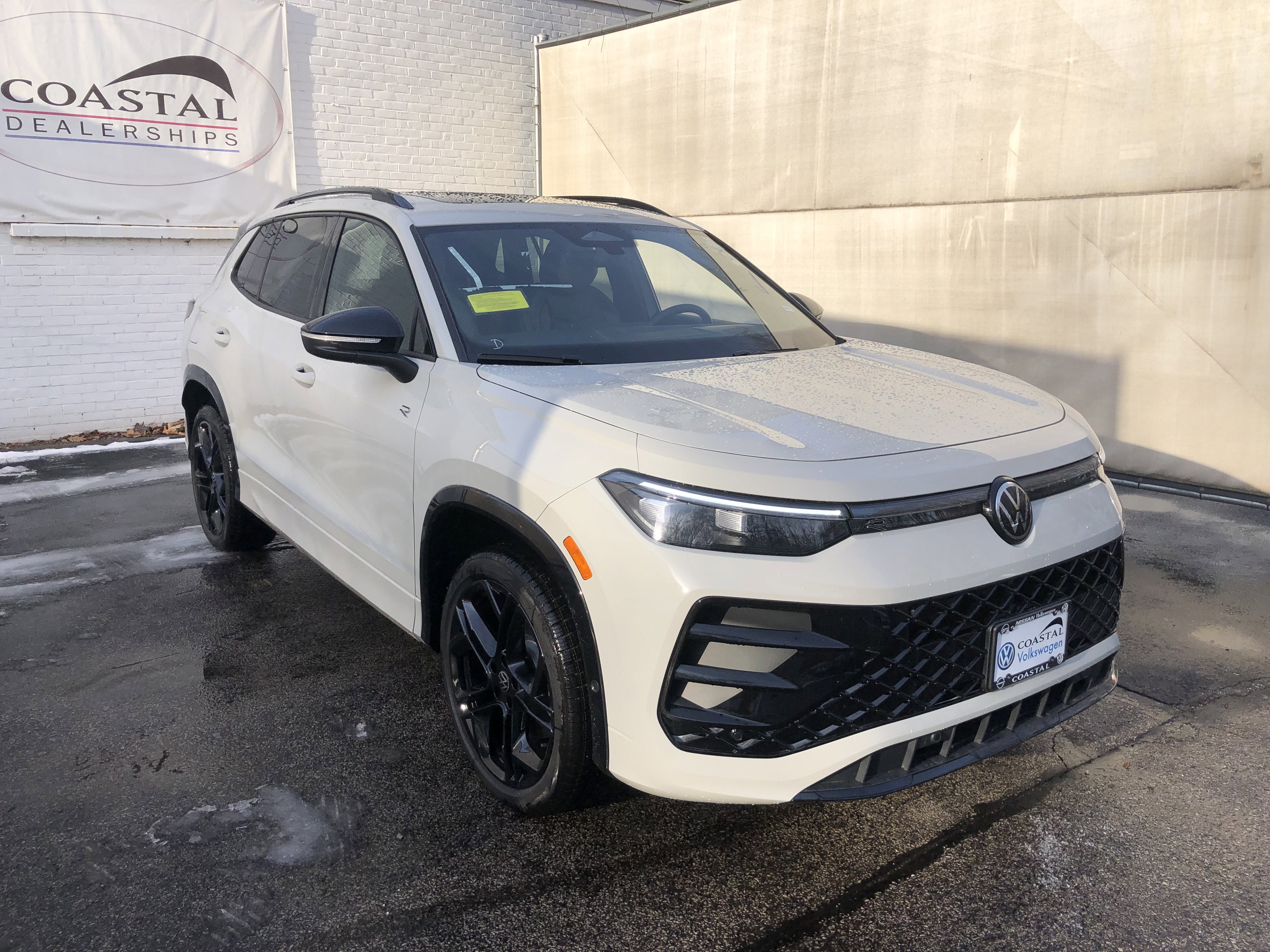 2026 Volkswagen Tiguan SE R-Line Black