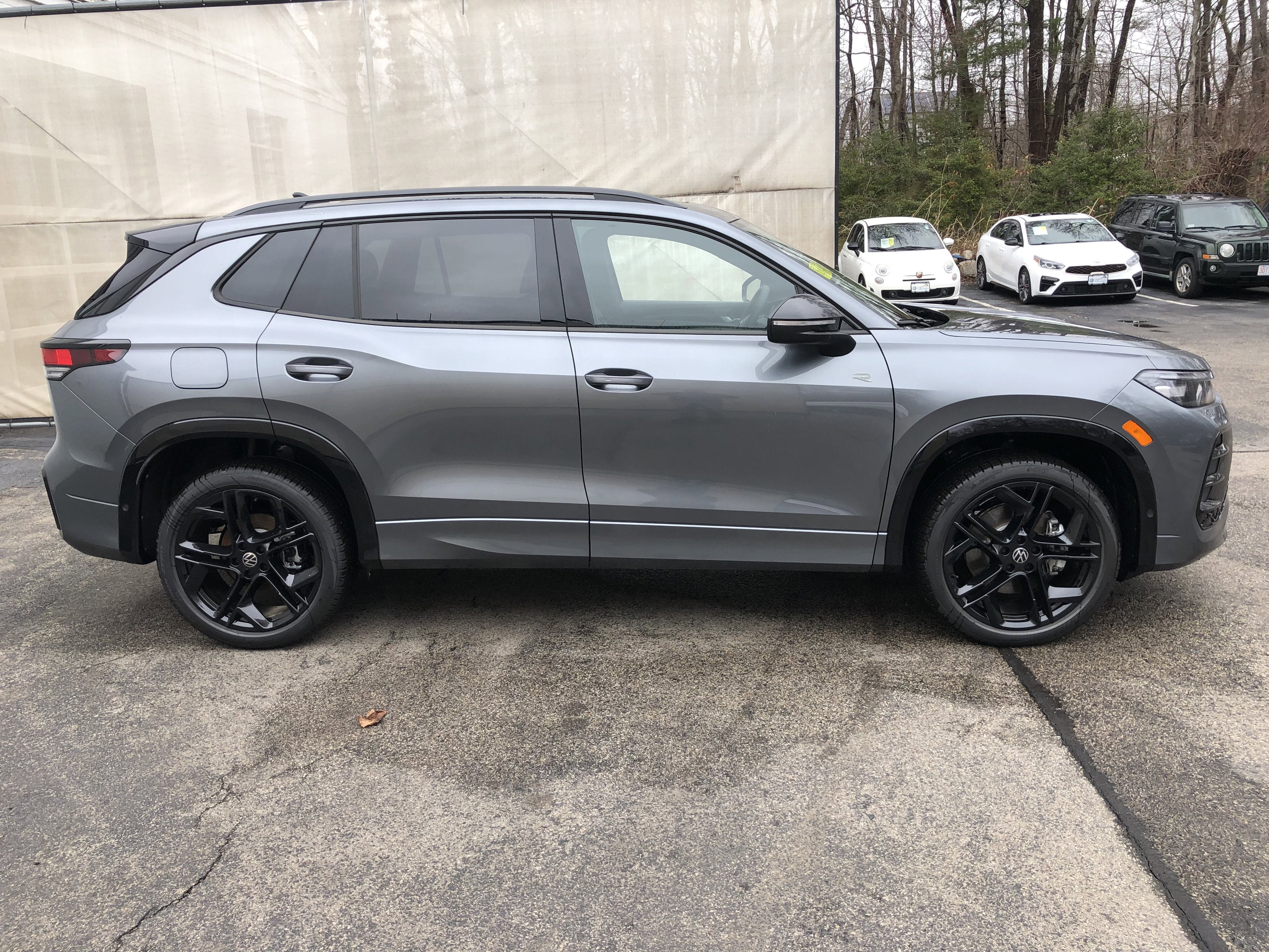 2026 Volkswagen Tiguan SE R-Line Black
