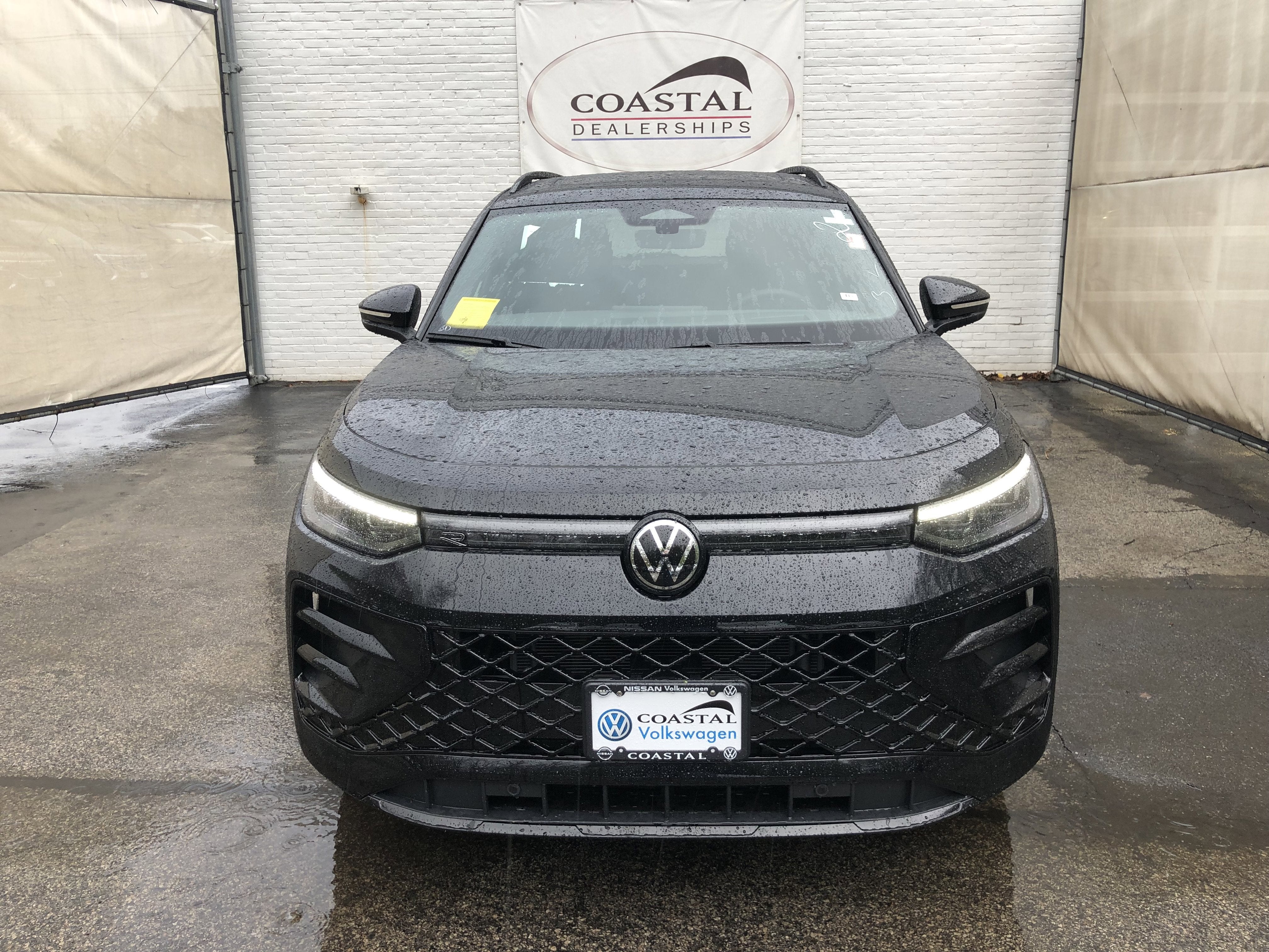 2026 Volkswagen Tiguan SE R-Line Black