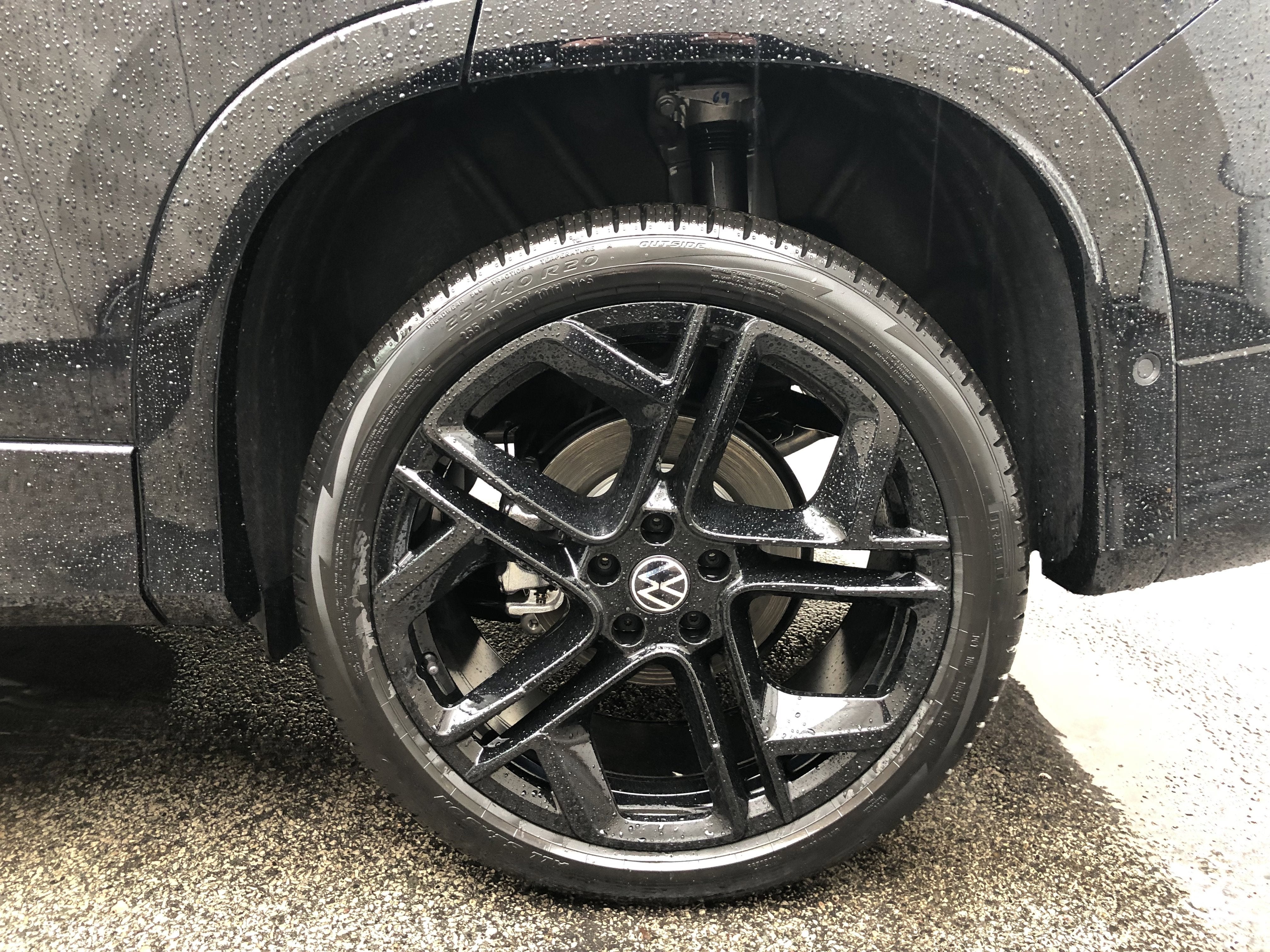 2026 Volkswagen Tiguan SE R-Line Black