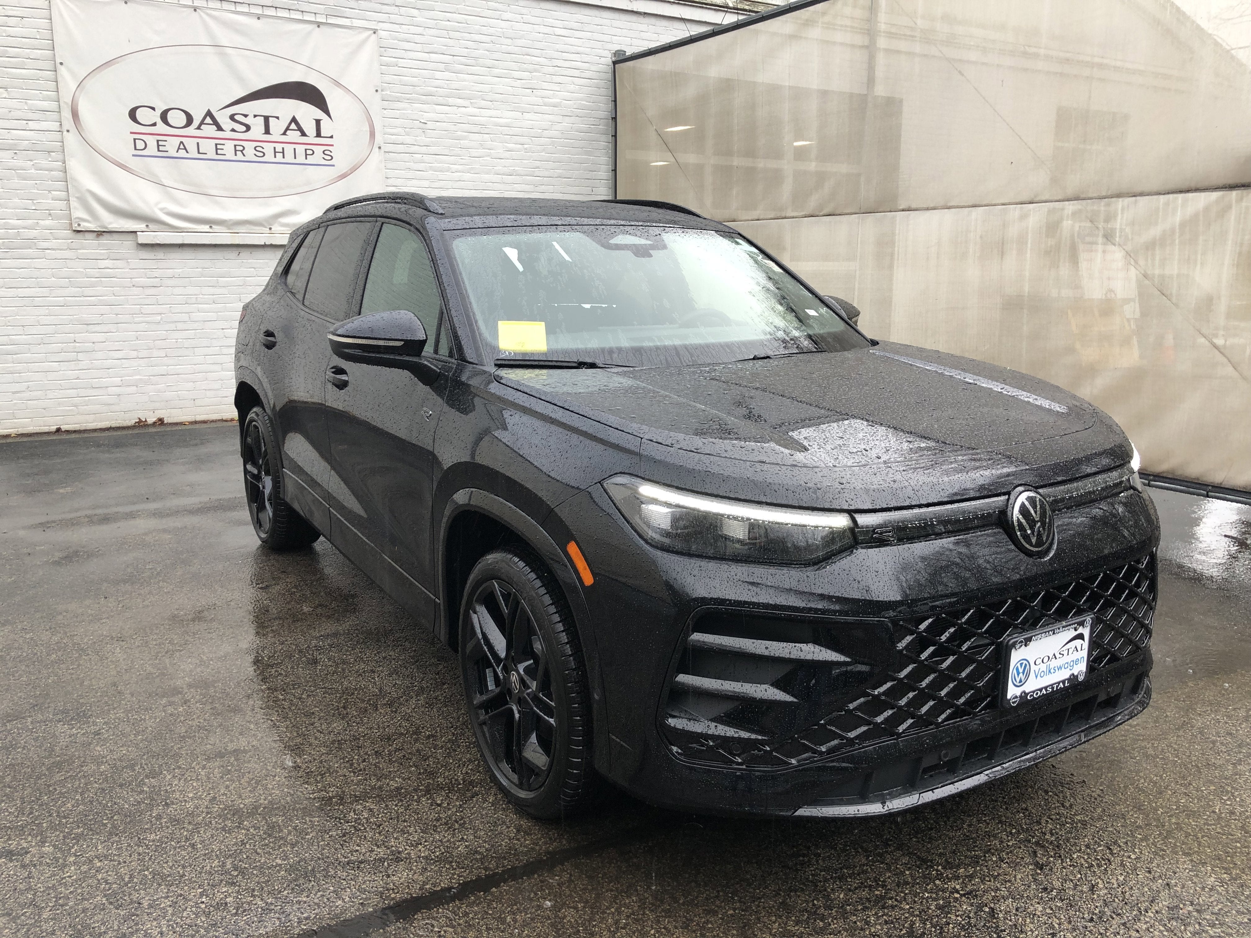 2026 Volkswagen Tiguan SE R-Line Black