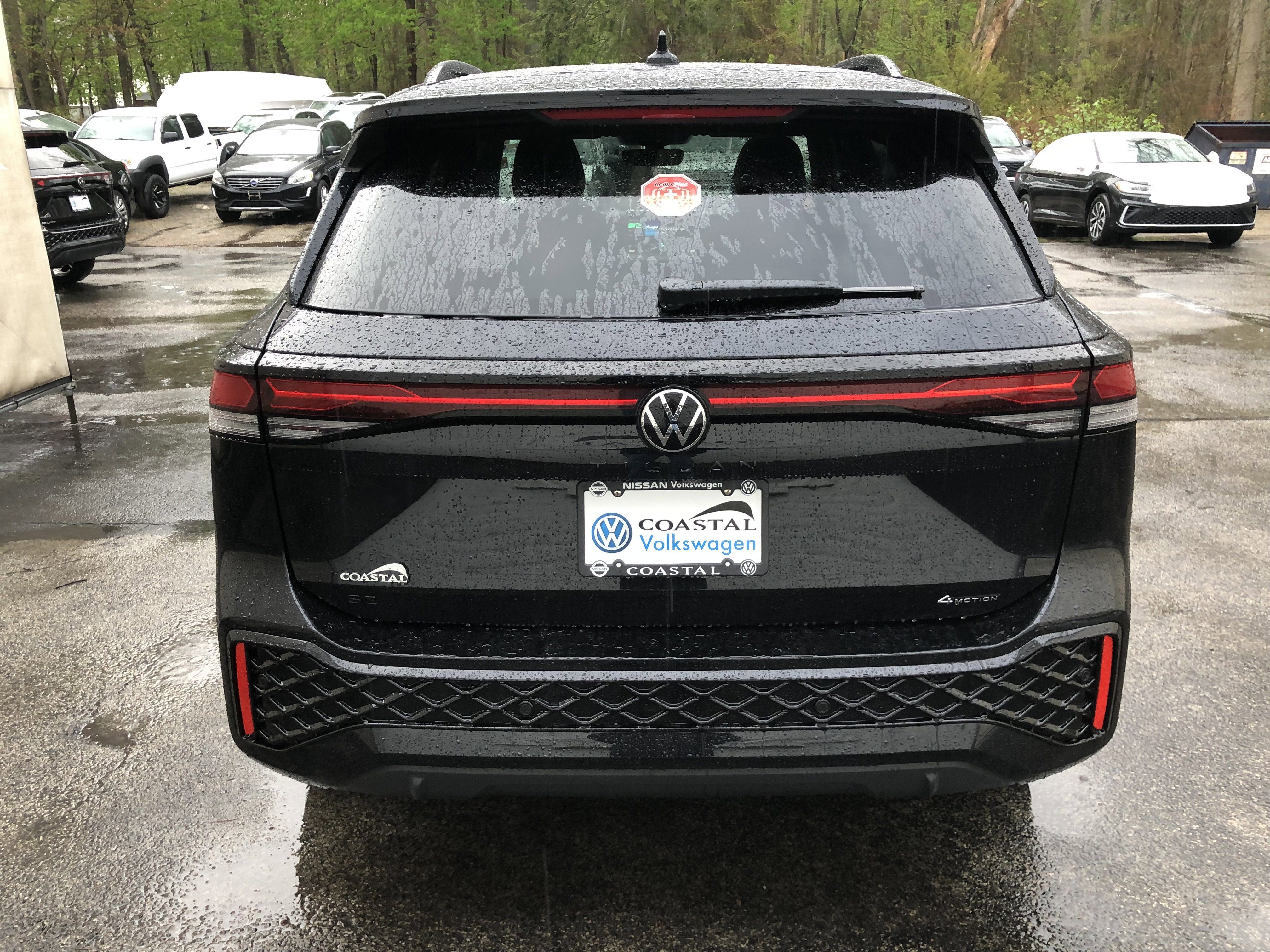 2026 Volkswagen Tiguan SE R-Line Black