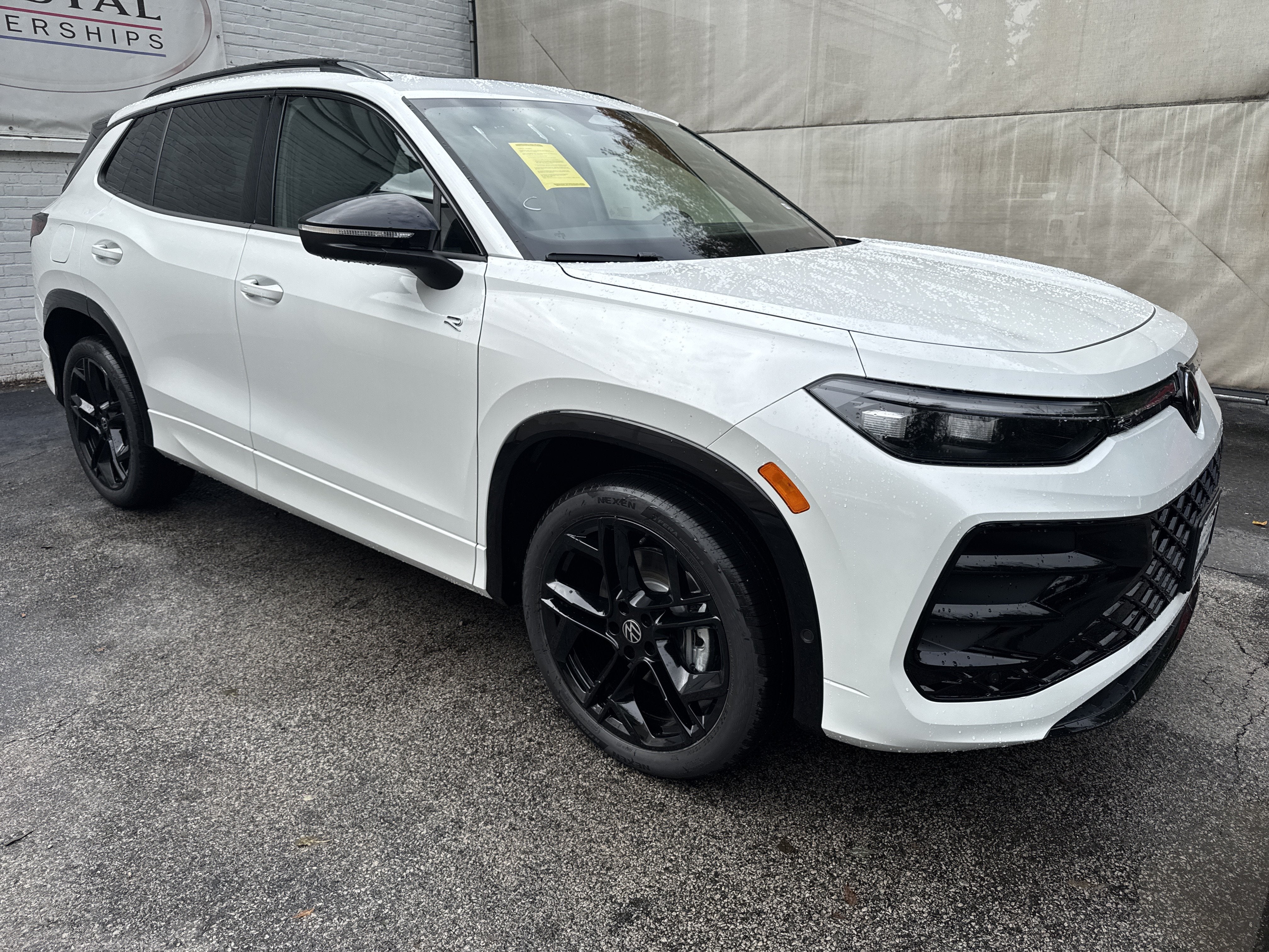 2026 Volkswagen Tiguan SE R-Line Black