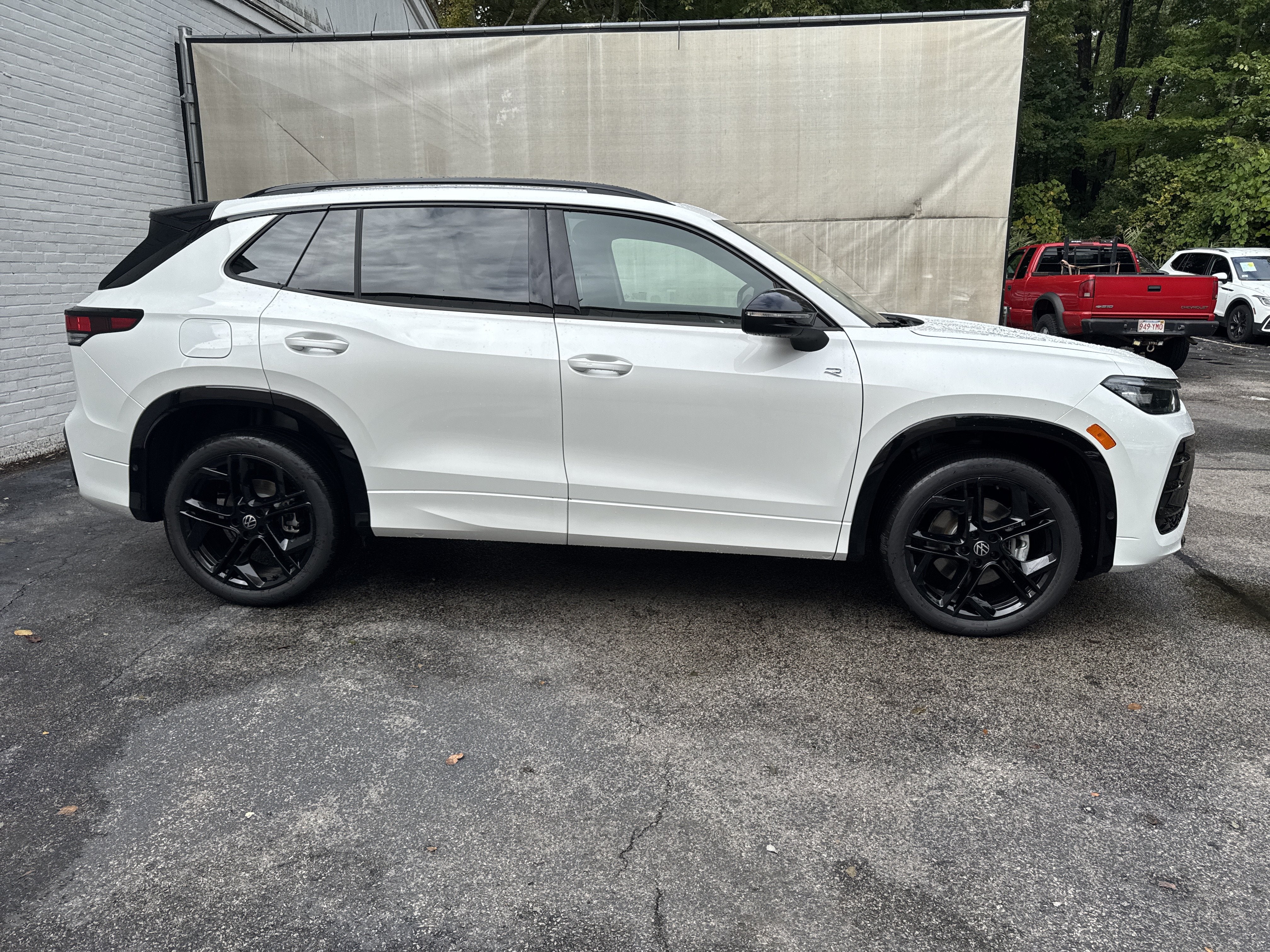 2026 Volkswagen Tiguan SE R-Line Black