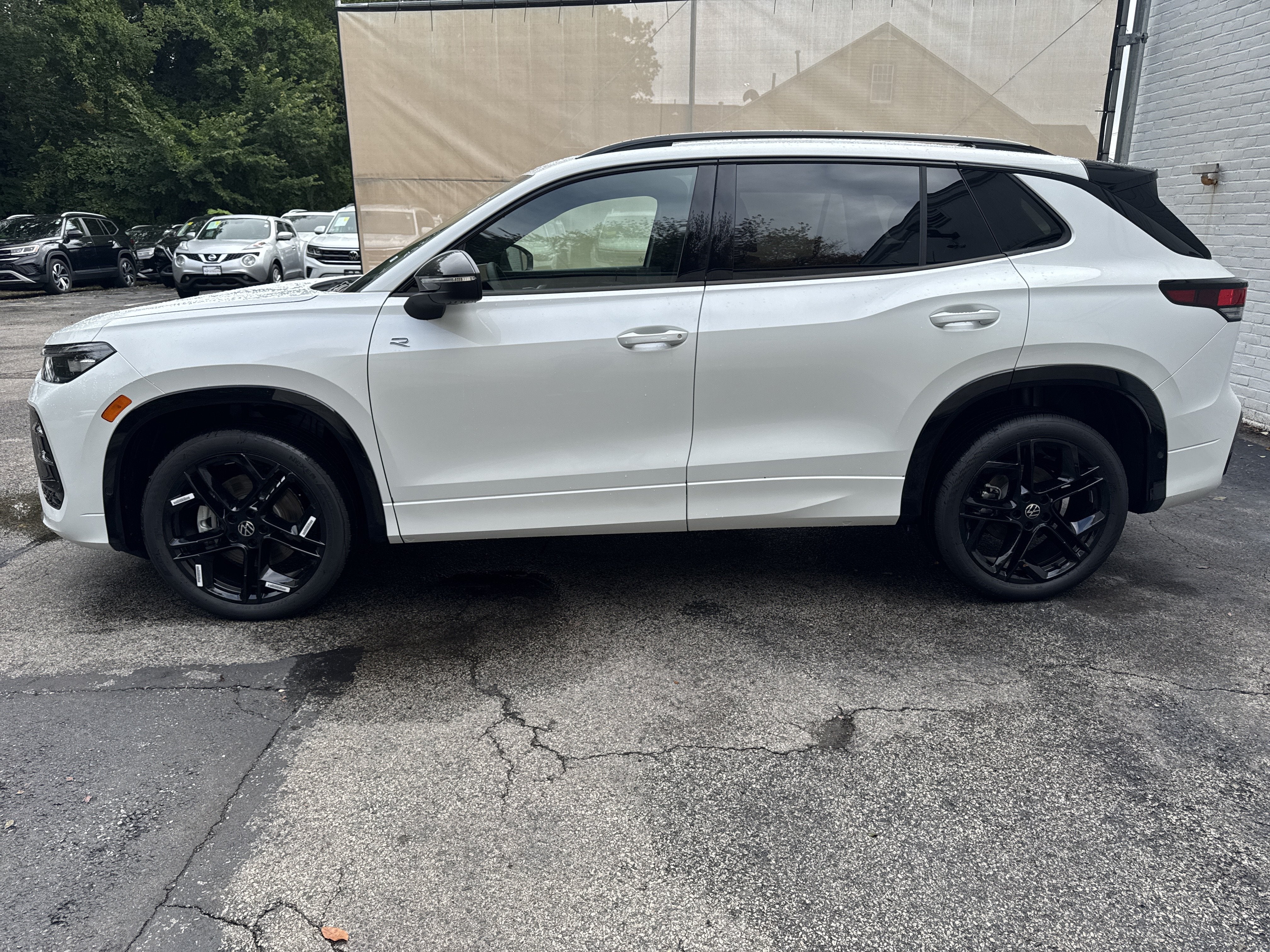 2026 Volkswagen Tiguan SE R-Line Black