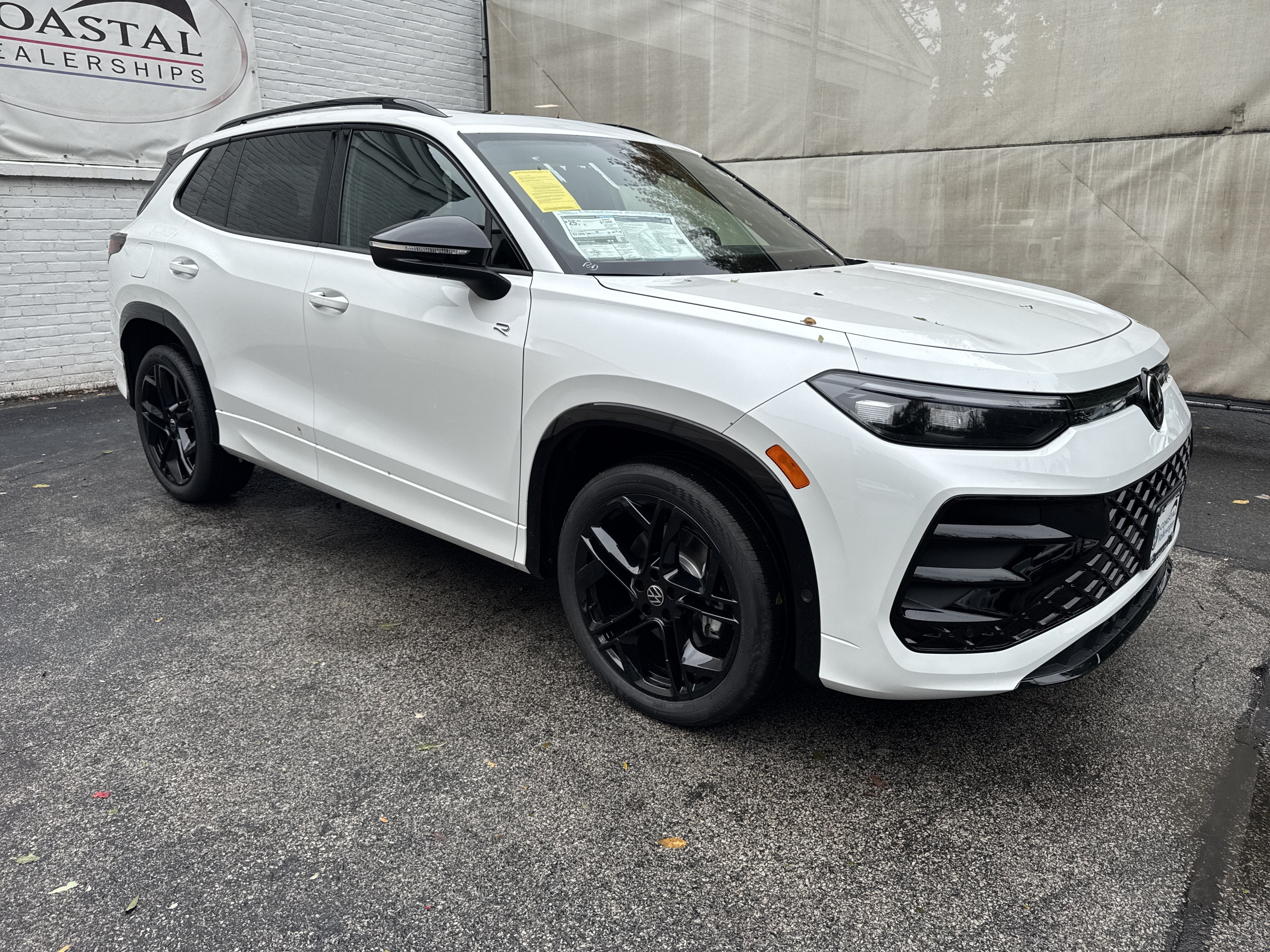 2026 Volkswagen Tiguan SE R-Line Black