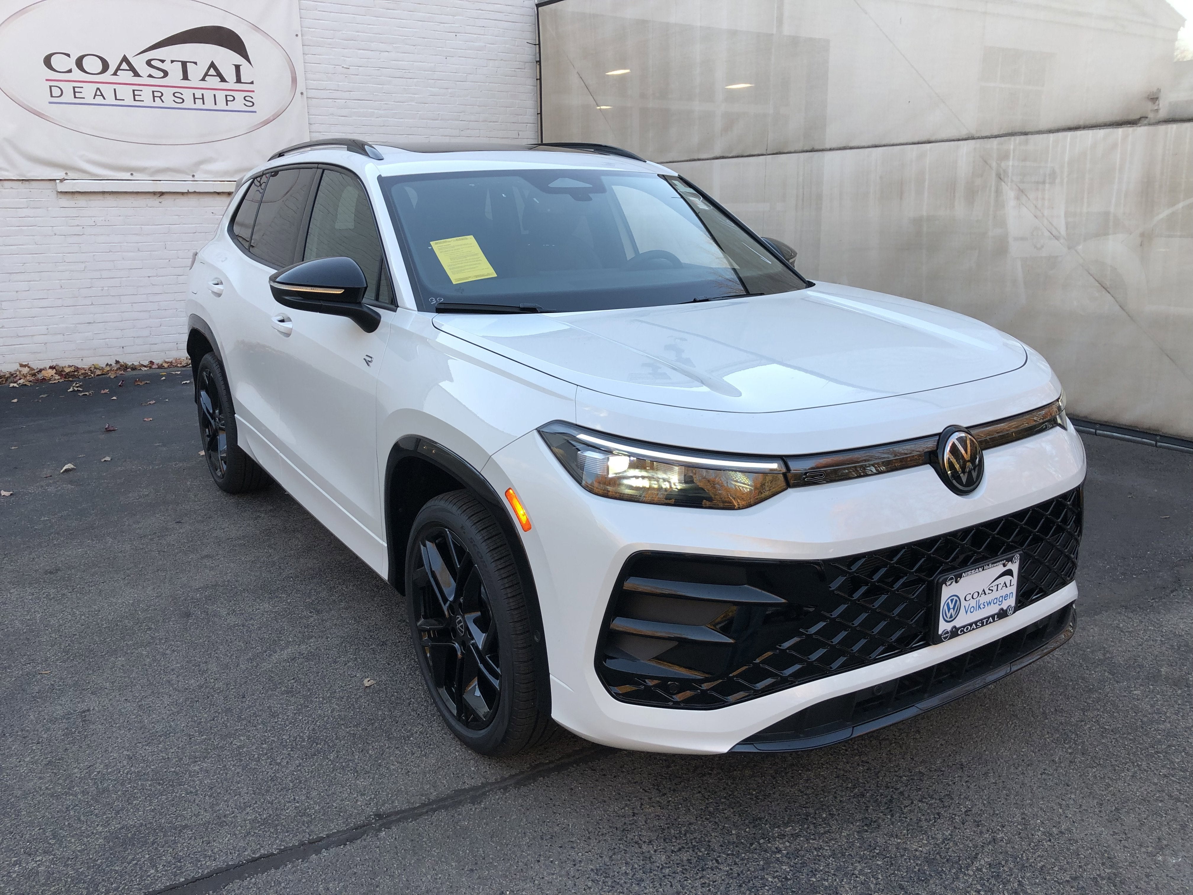 2026 Volkswagen Tiguan SE R-Line Black