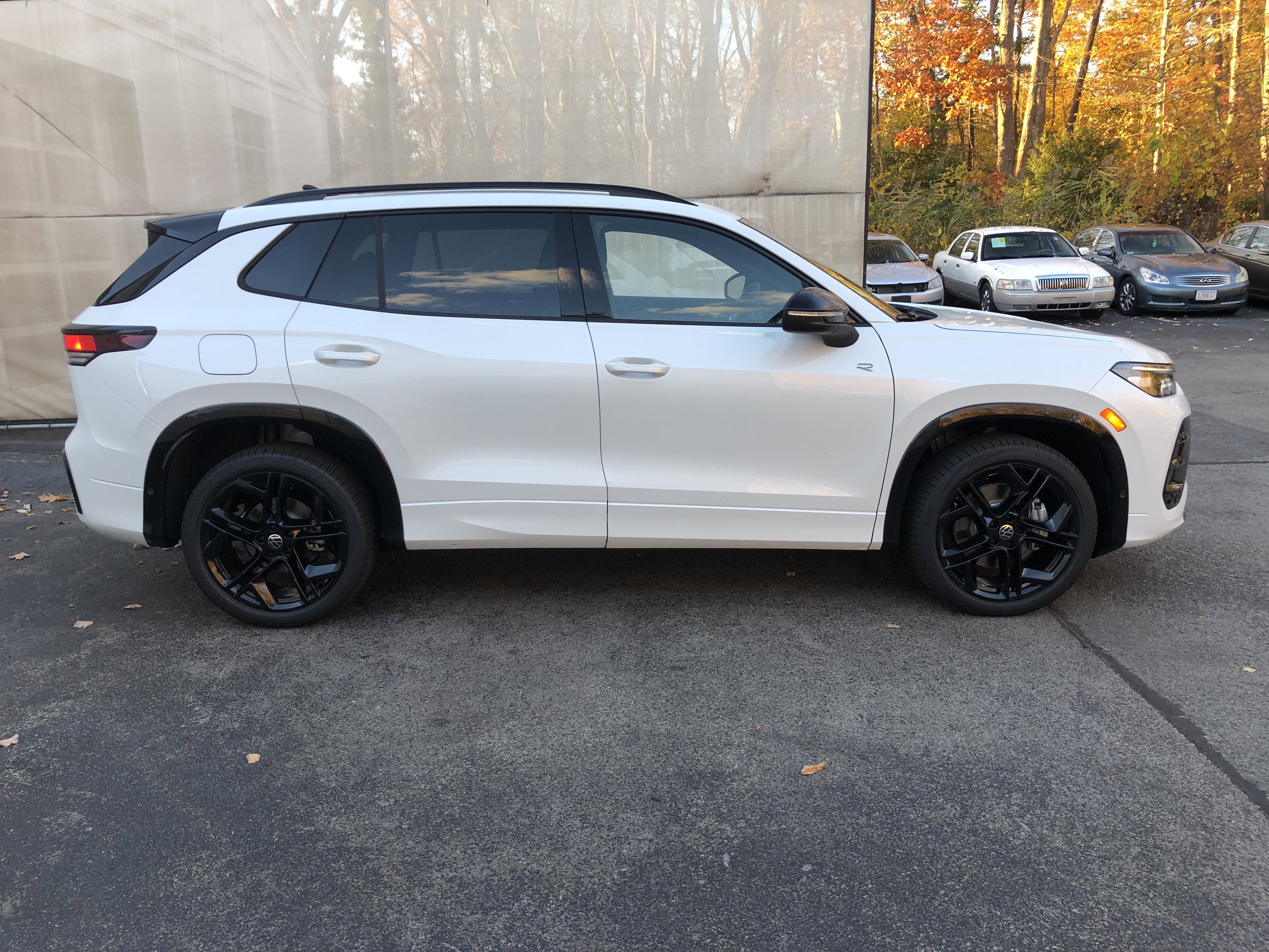 2026 Volkswagen Tiguan SE R-Line Black