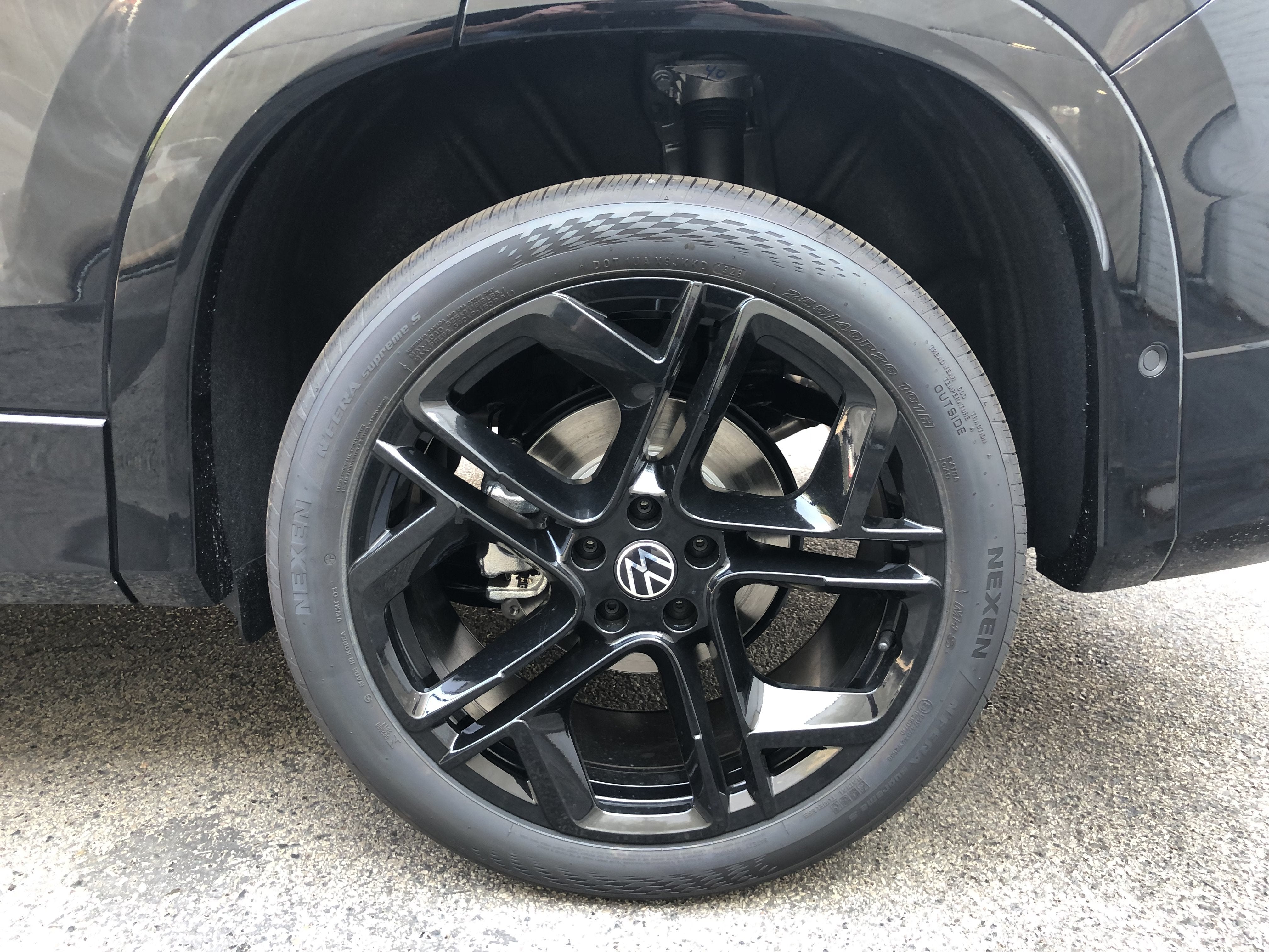 2026 Volkswagen Tiguan SE R-Line Black