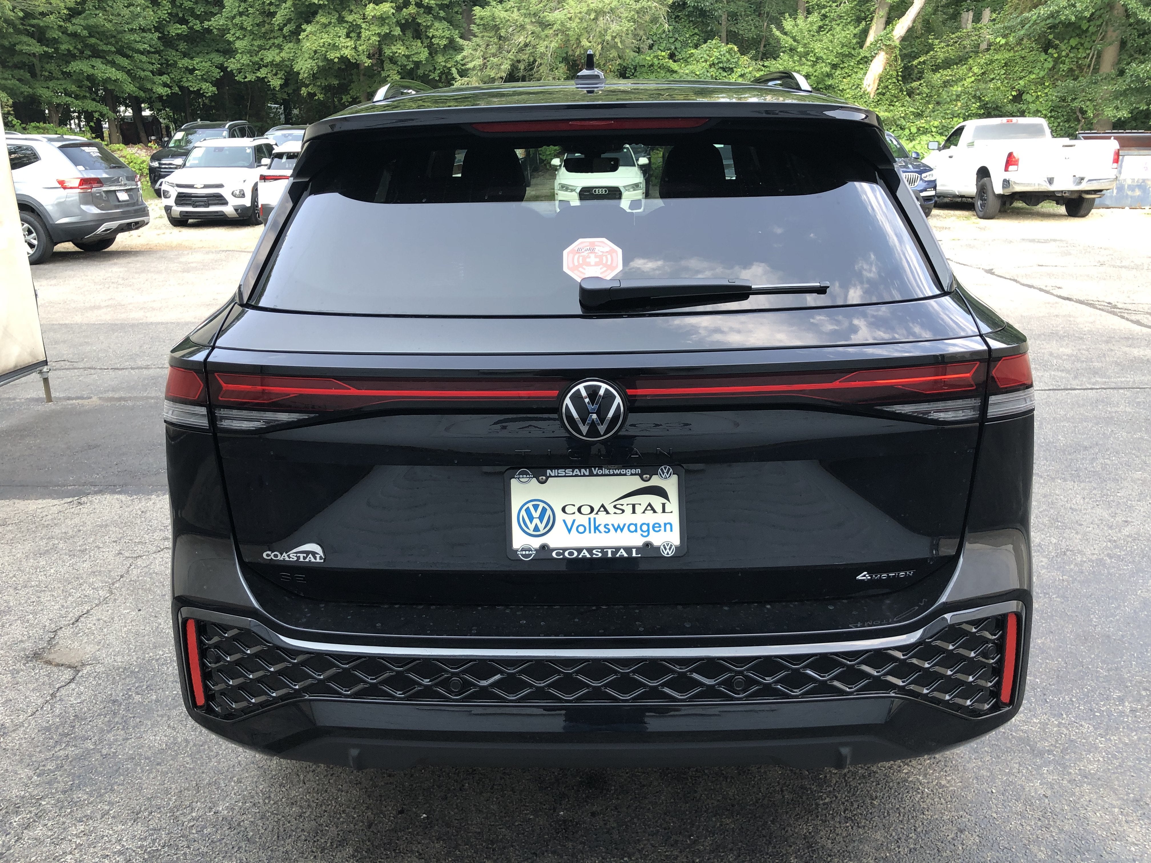 2026 Volkswagen Tiguan SE R-Line Black