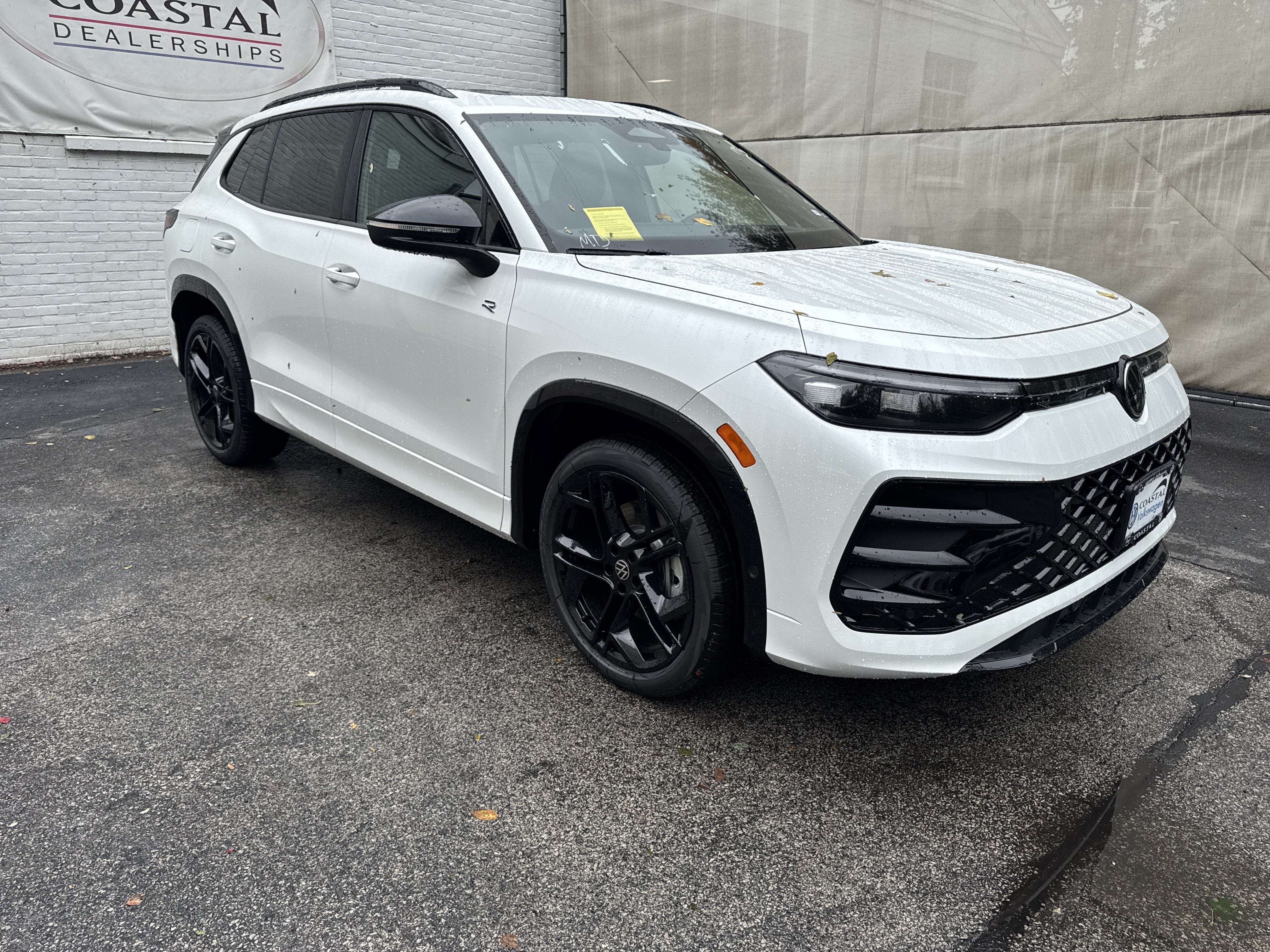 2026 Volkswagen Tiguan SE R-Line Black