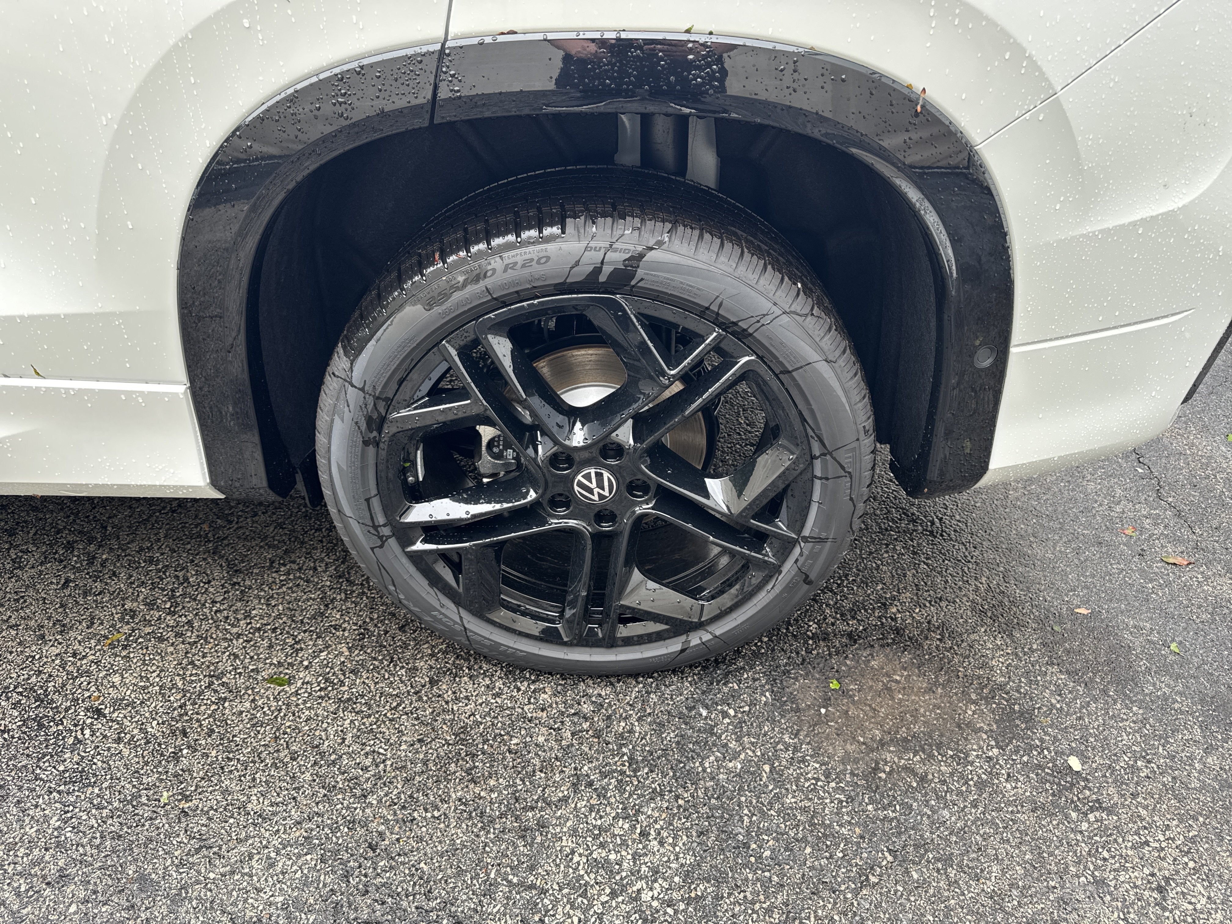 2026 Volkswagen Tiguan SE R-Line Black
