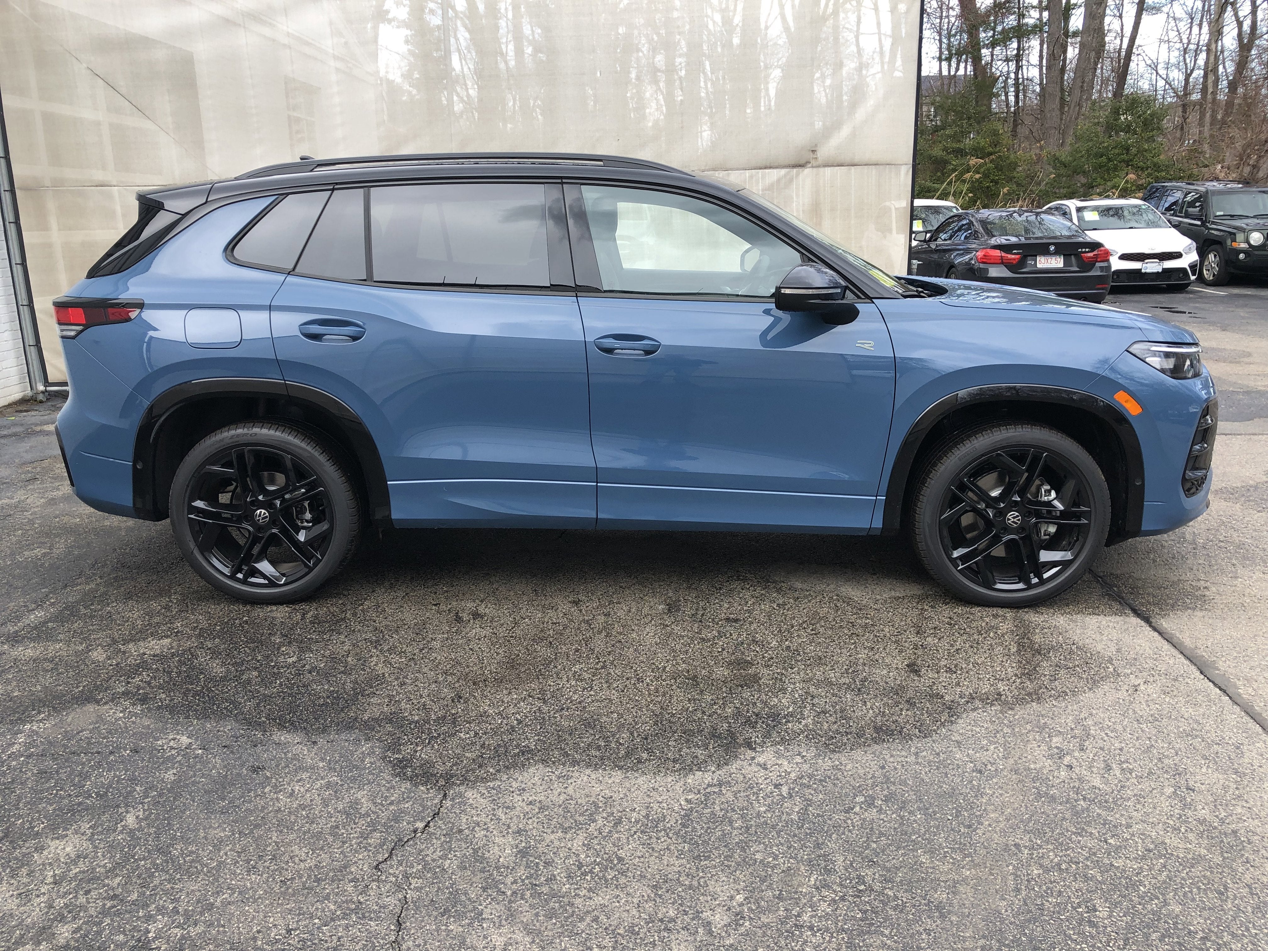 2026 Volkswagen Tiguan SE R-Line Black