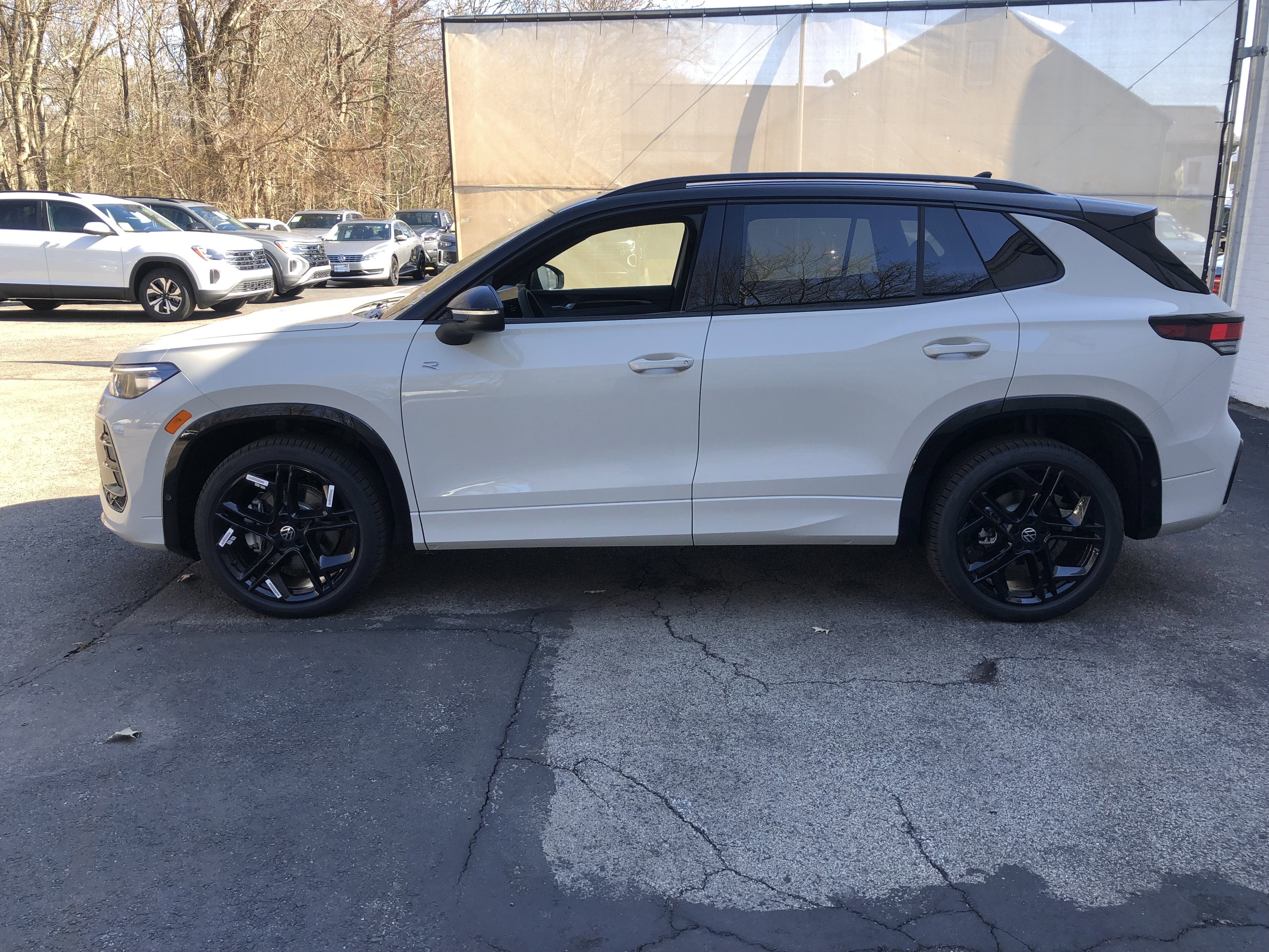 2026 Volkswagen Tiguan SE R-Line Black