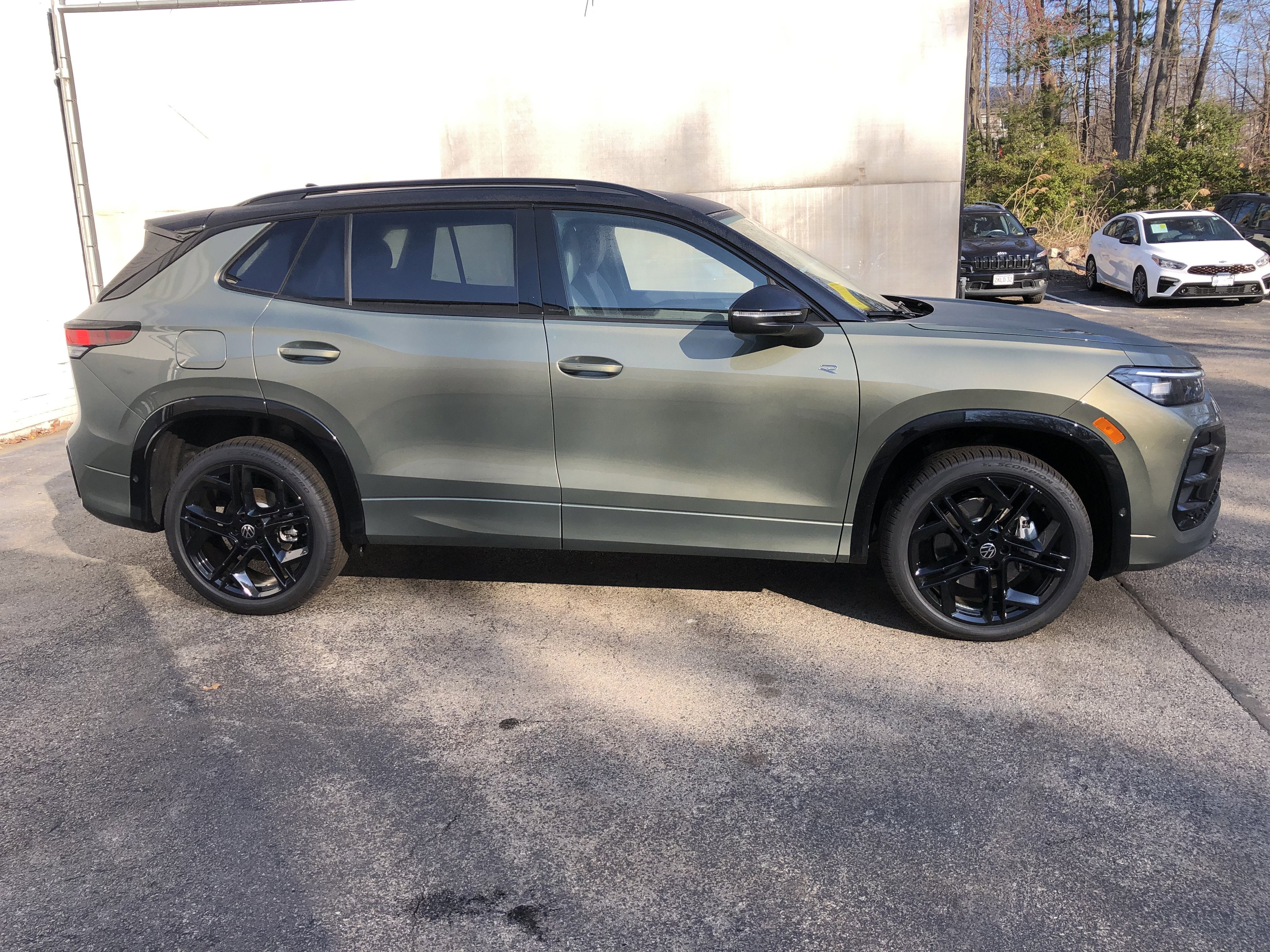 2026 Volkswagen Tiguan SE R-Line Black