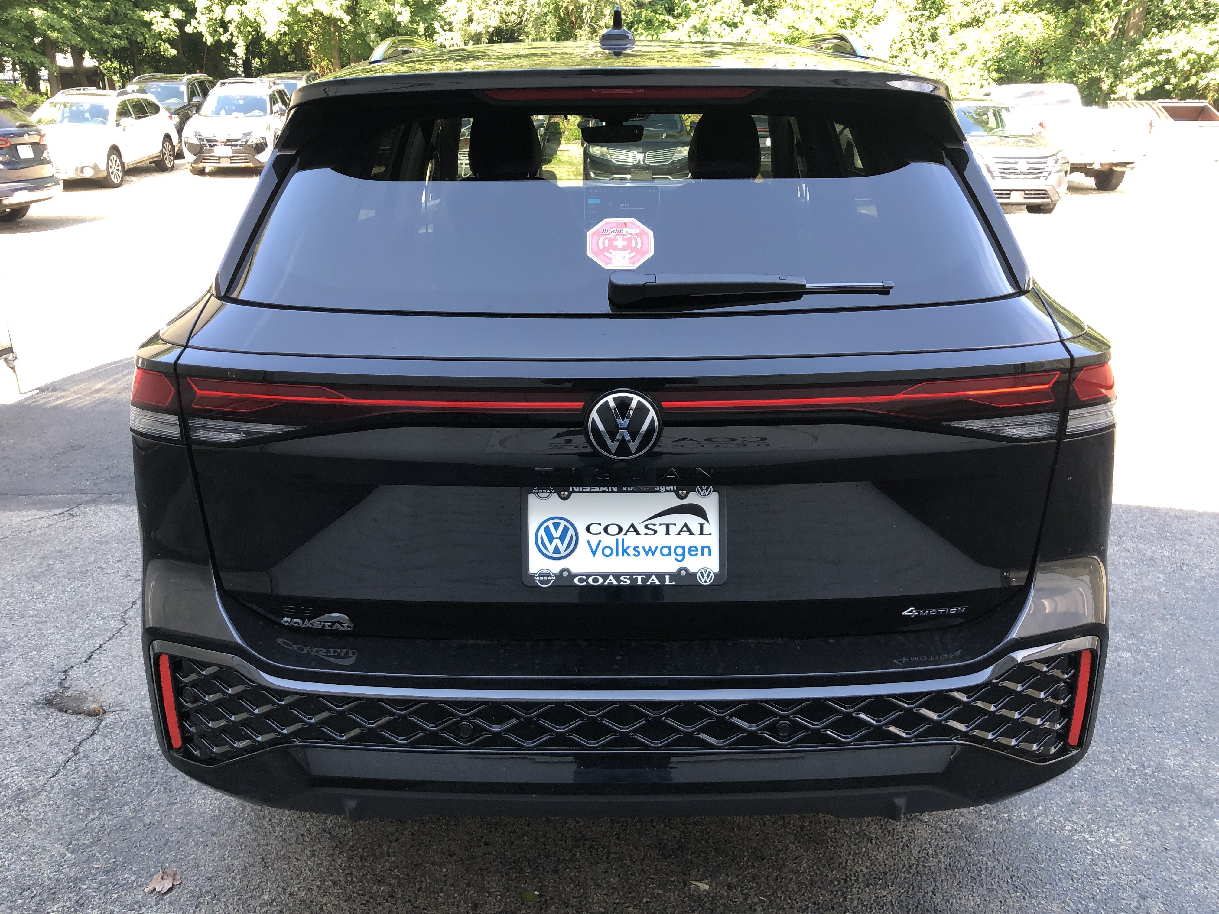 2026 Volkswagen Tiguan SE R-Line Black