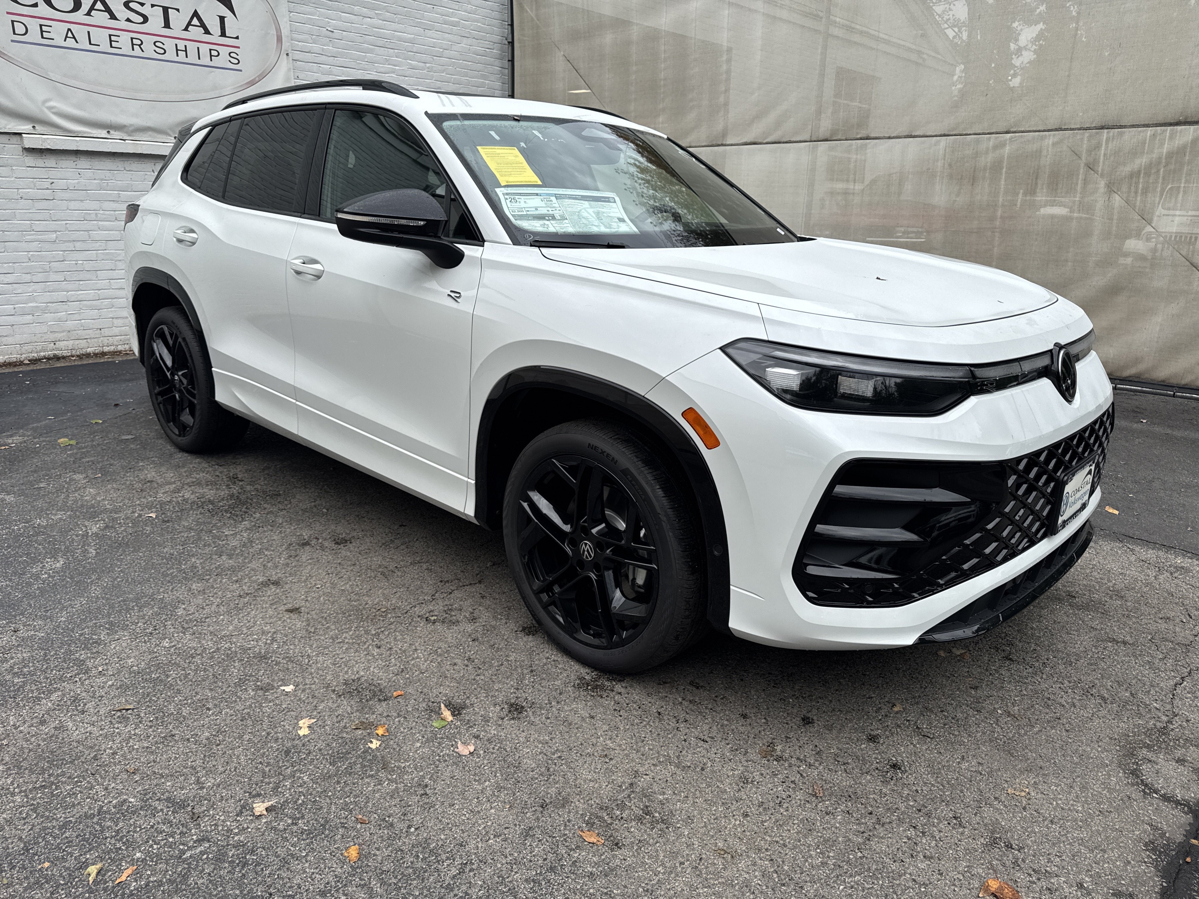 2026 Volkswagen Tiguan SE R-Line Black