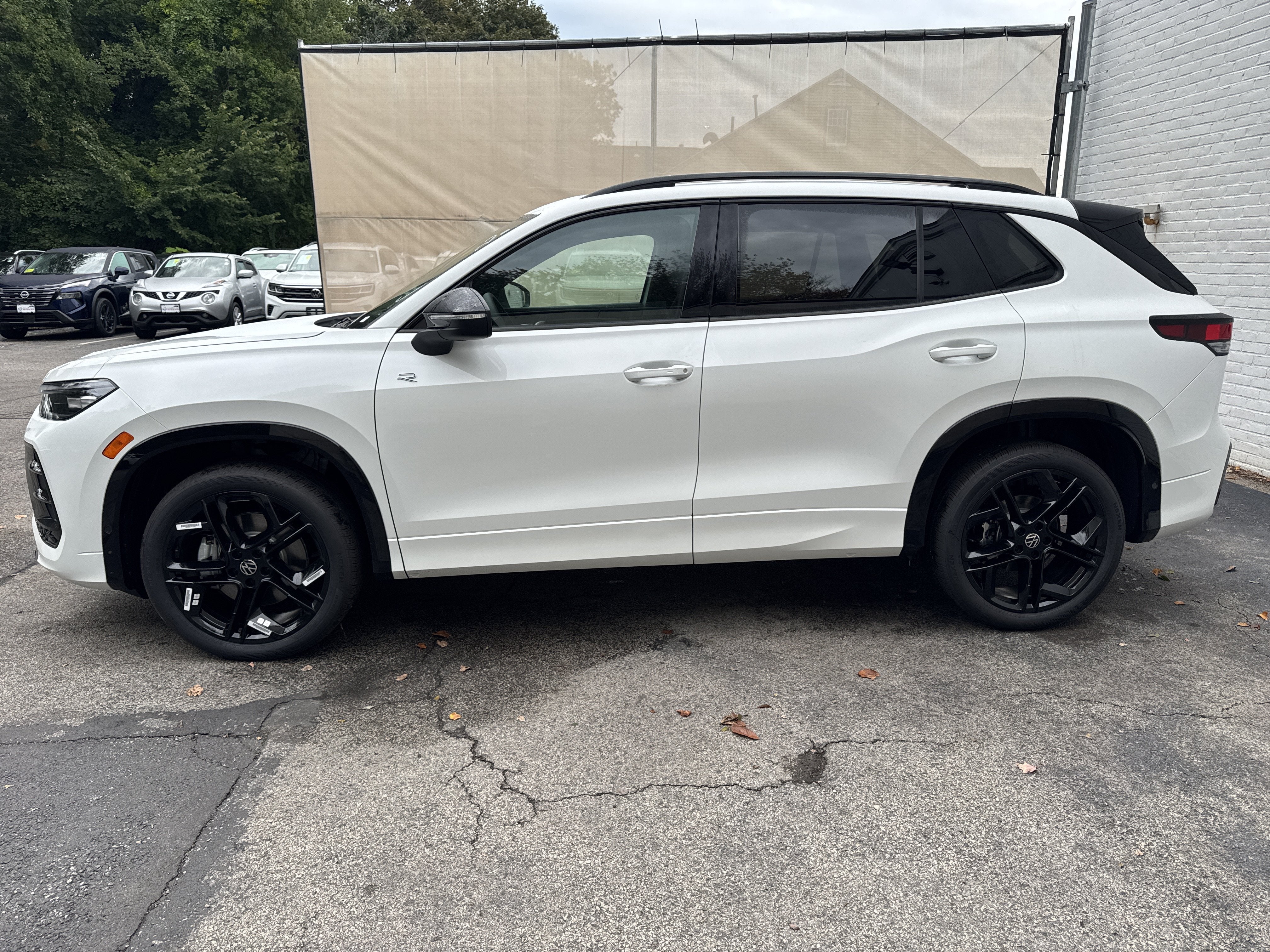 2026 Volkswagen Tiguan SE R-Line Black