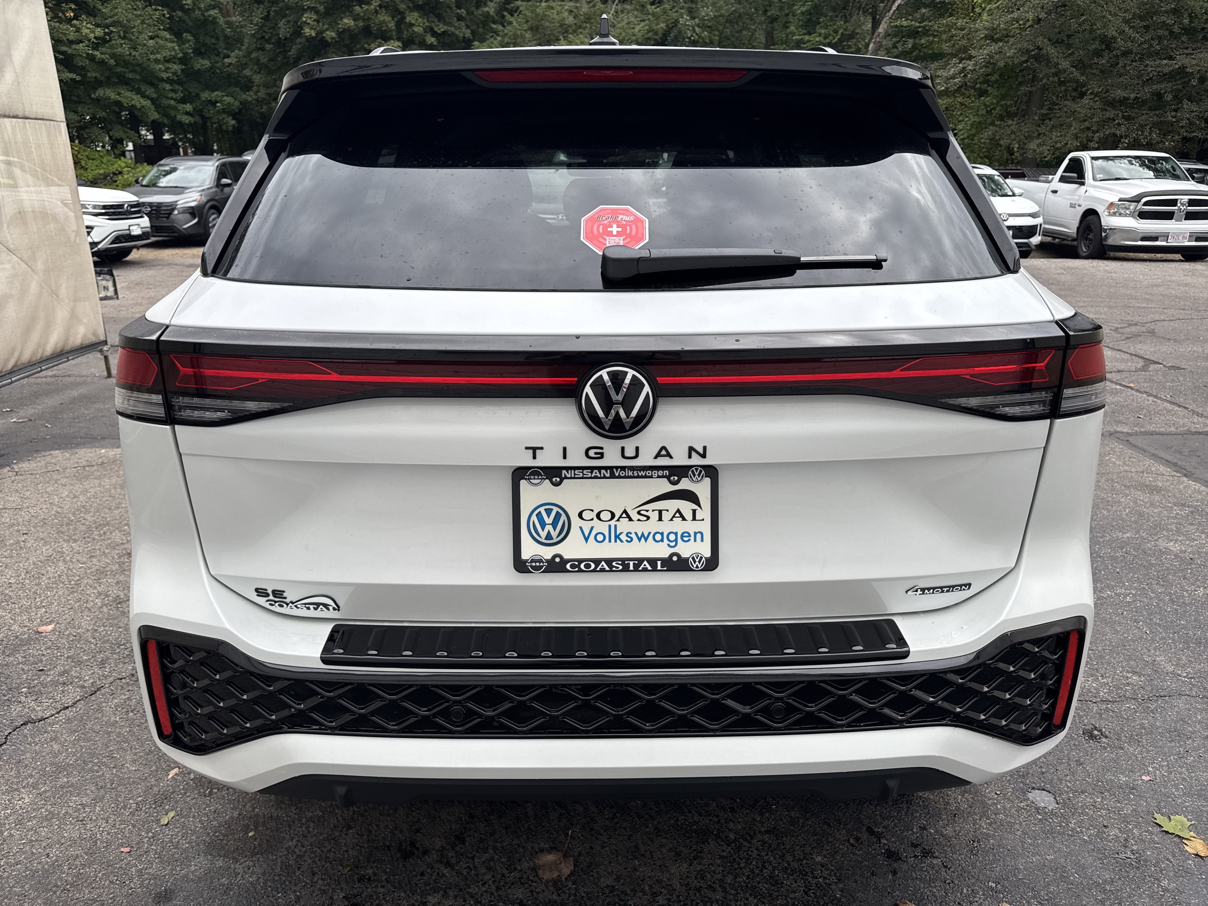 2026 Volkswagen Tiguan SE R-Line Black