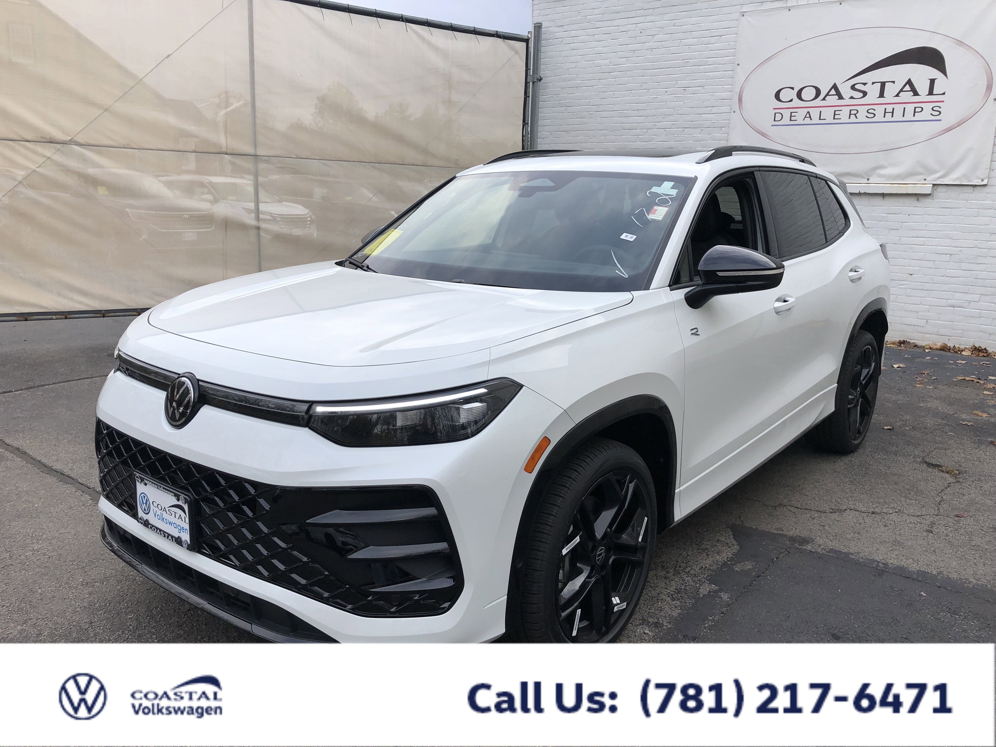 2026 Volkswagen Tiguan SE R-Line Black