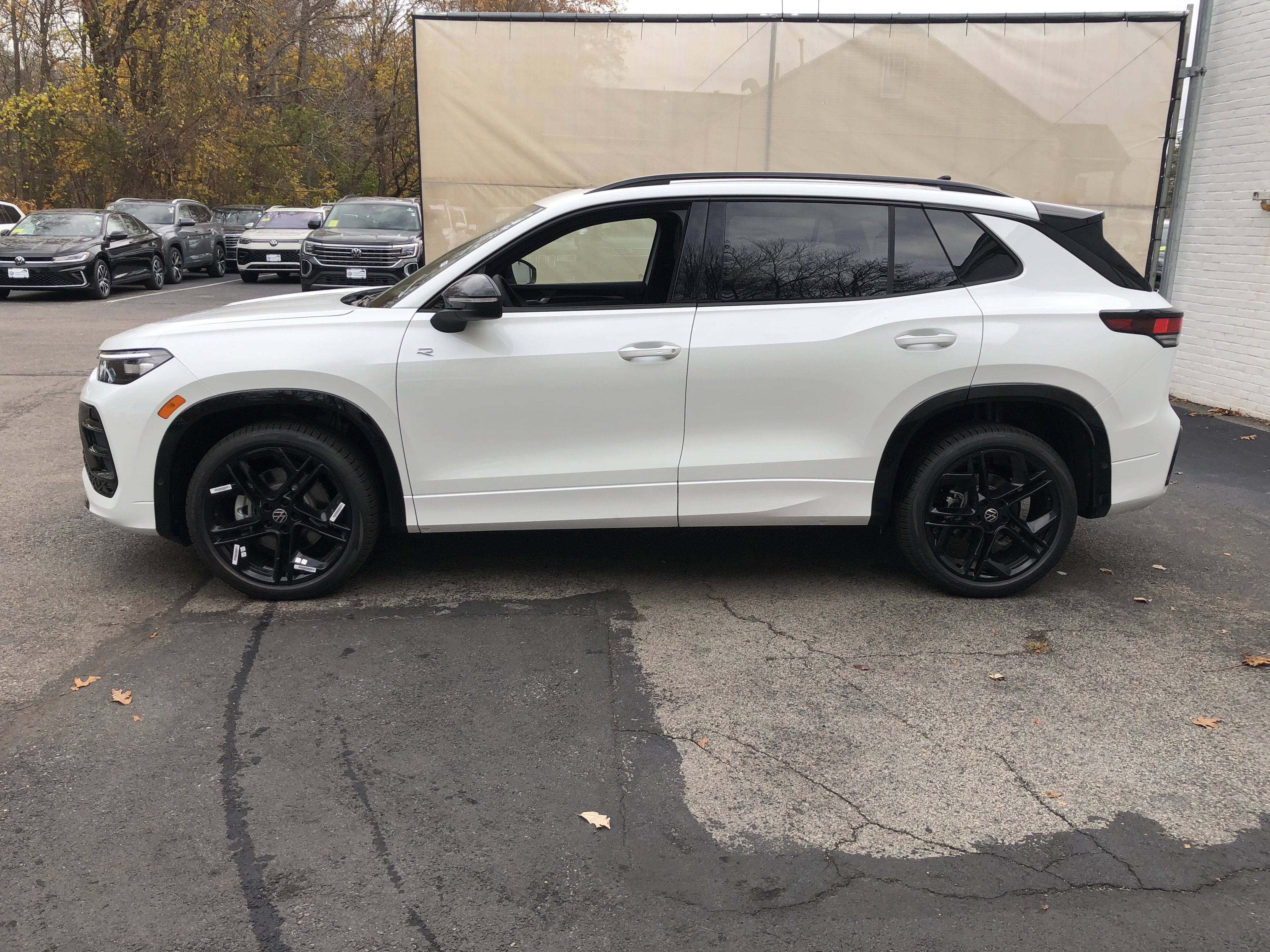 2026 Volkswagen Tiguan SE R-Line Black