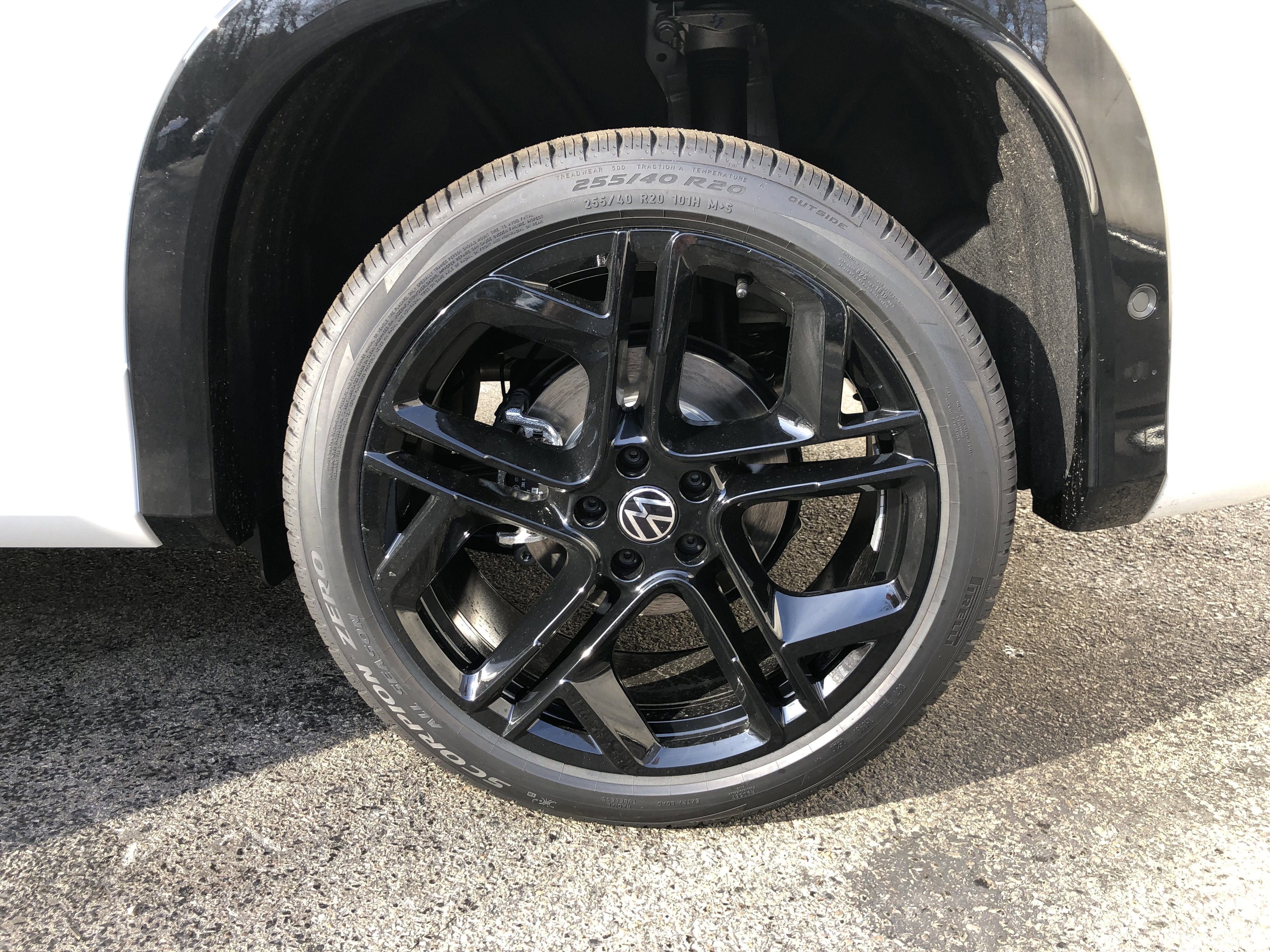 2026 Volkswagen Tiguan SE R-Line Black