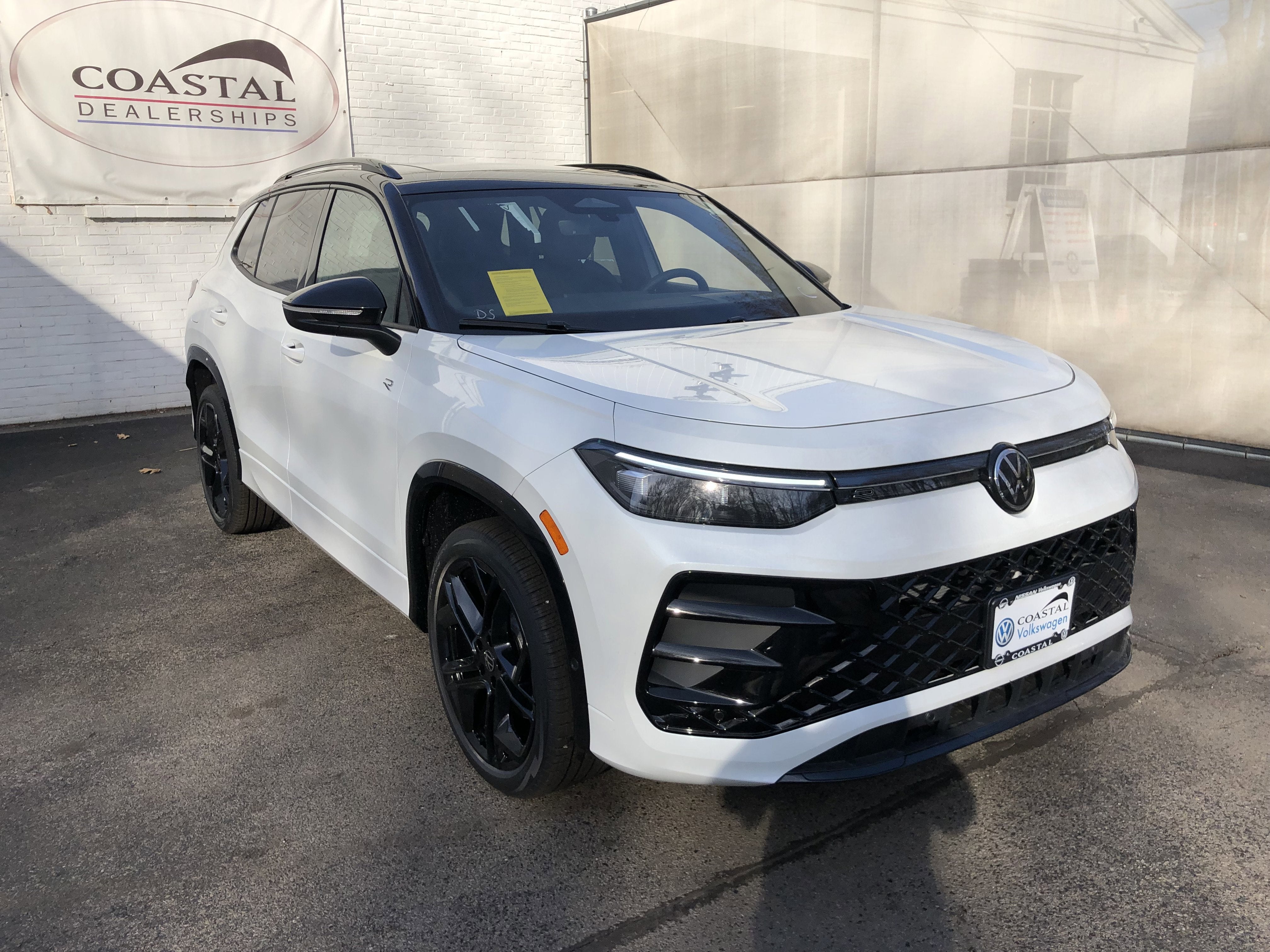 2026 Volkswagen Tiguan SE R-Line Black