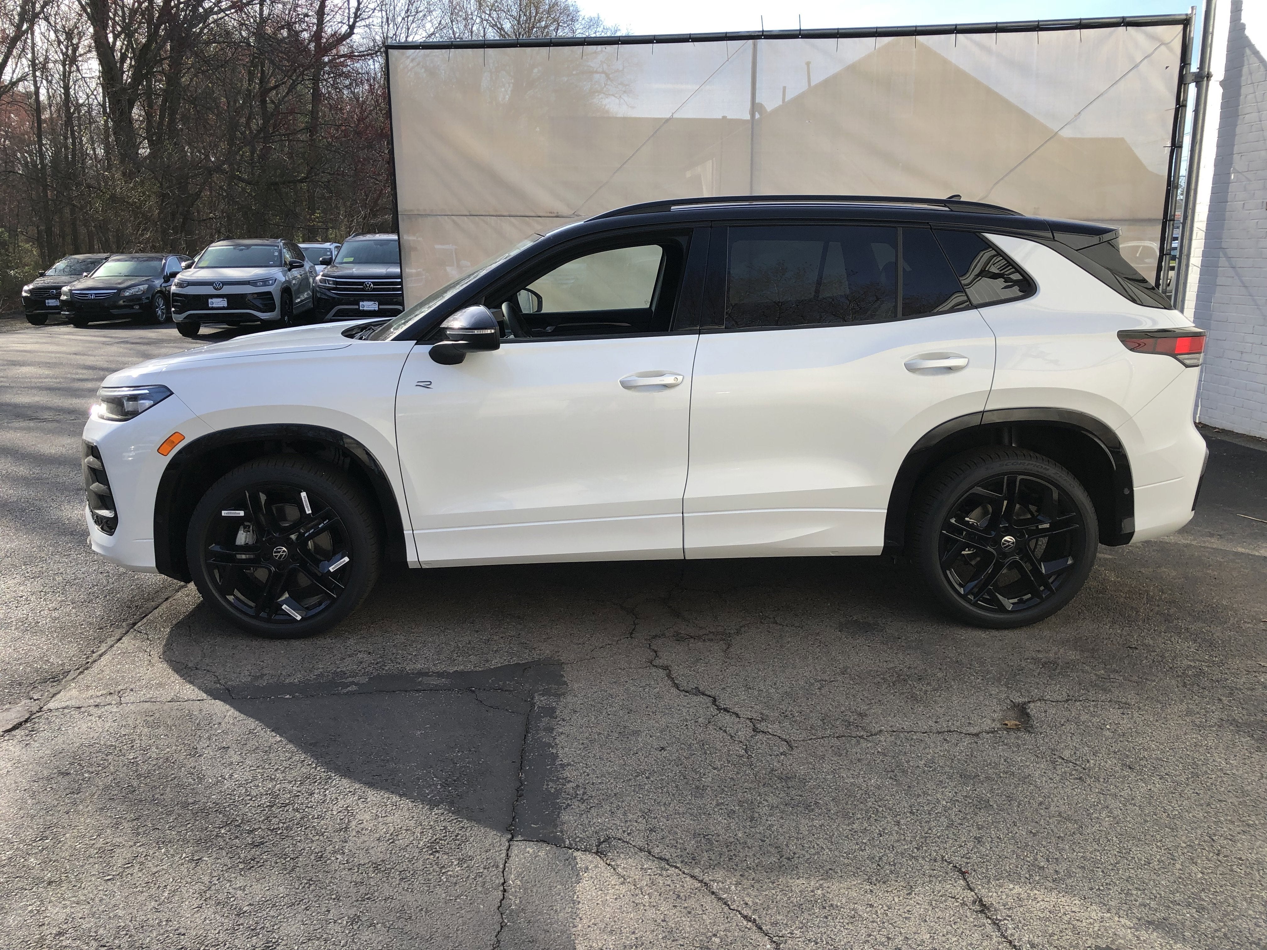 2026 Volkswagen Tiguan SE R-Line Black