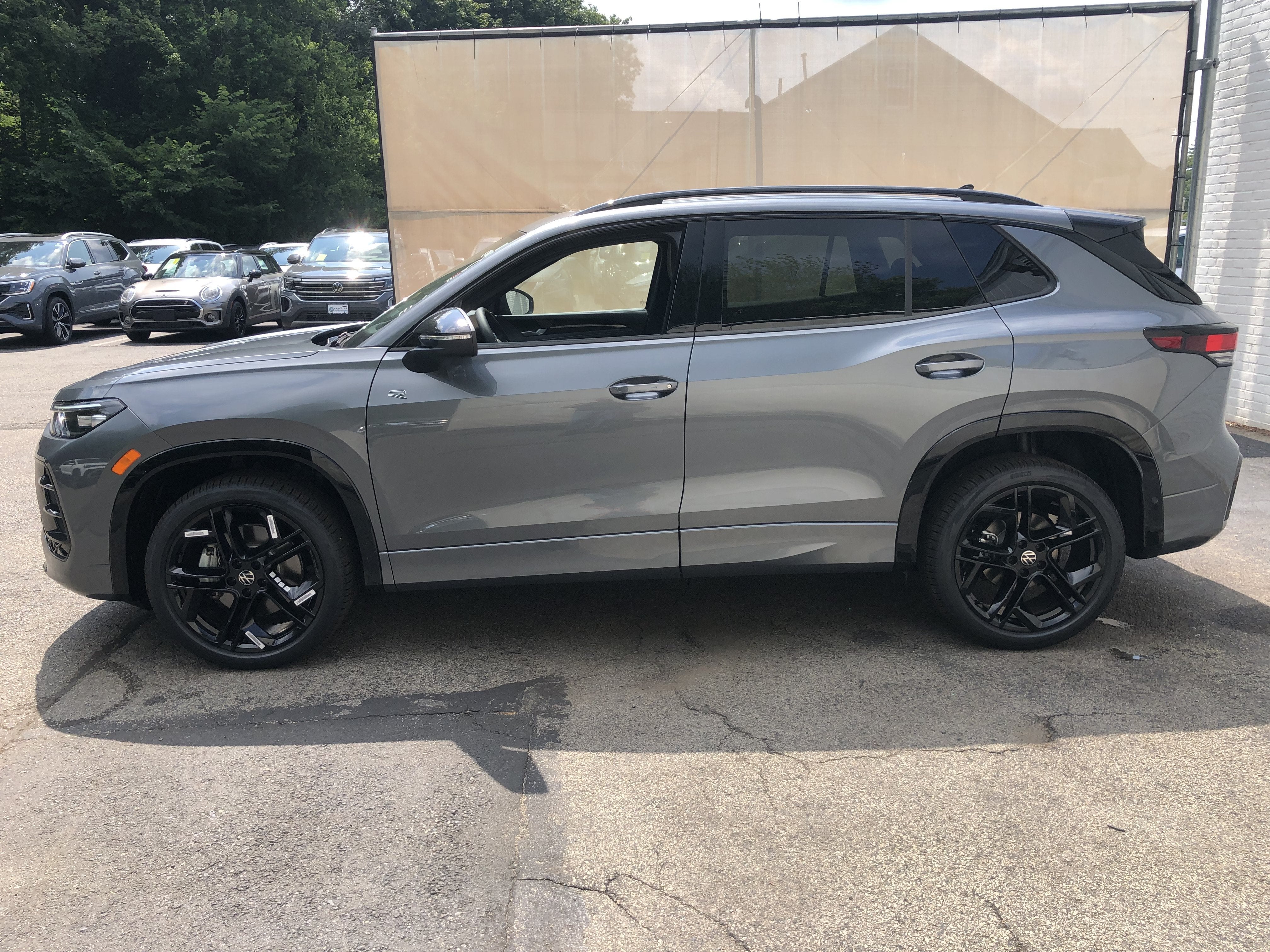 2026 Volkswagen Tiguan SE R-Line Black