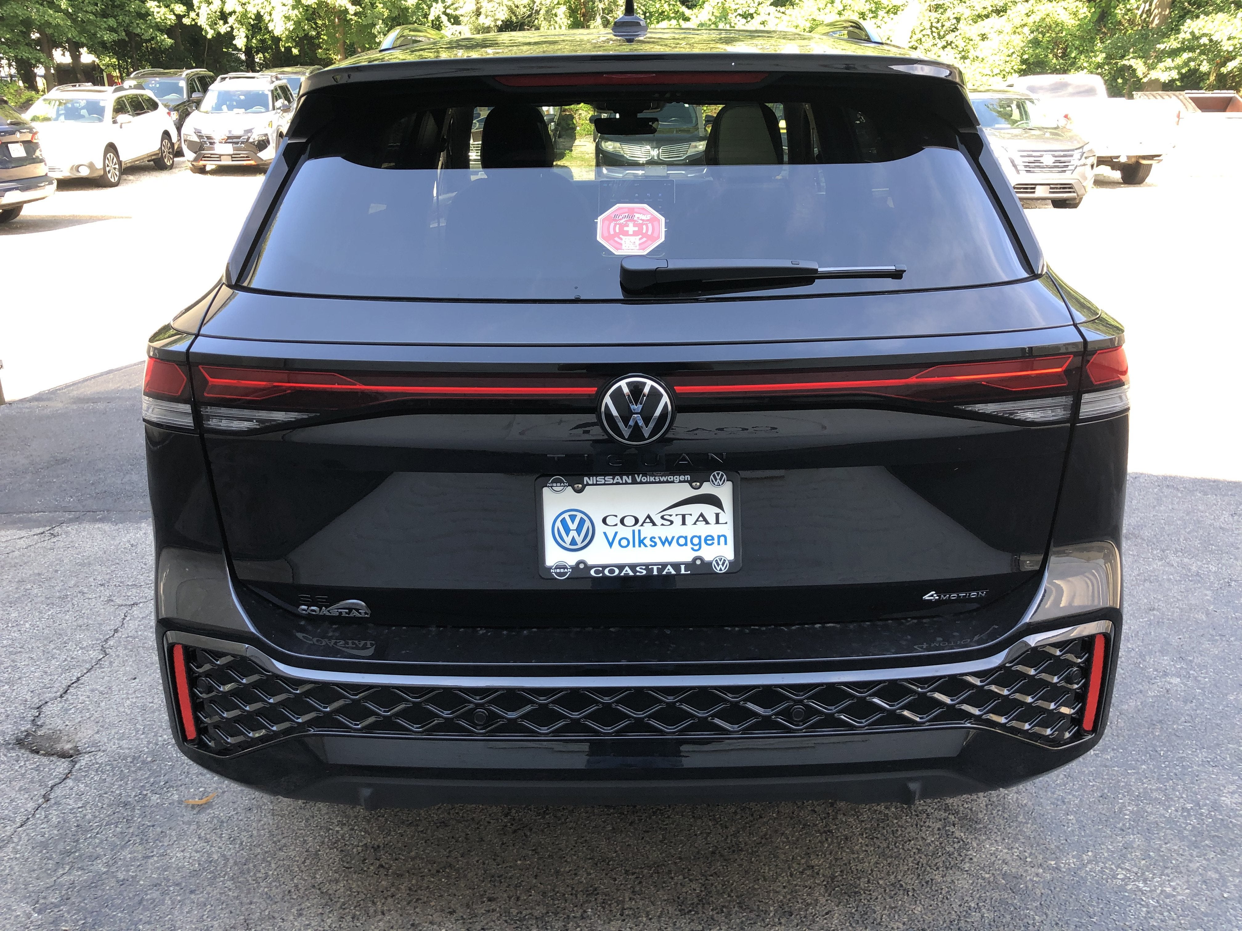 2026 Volkswagen Tiguan SE R-Line Black