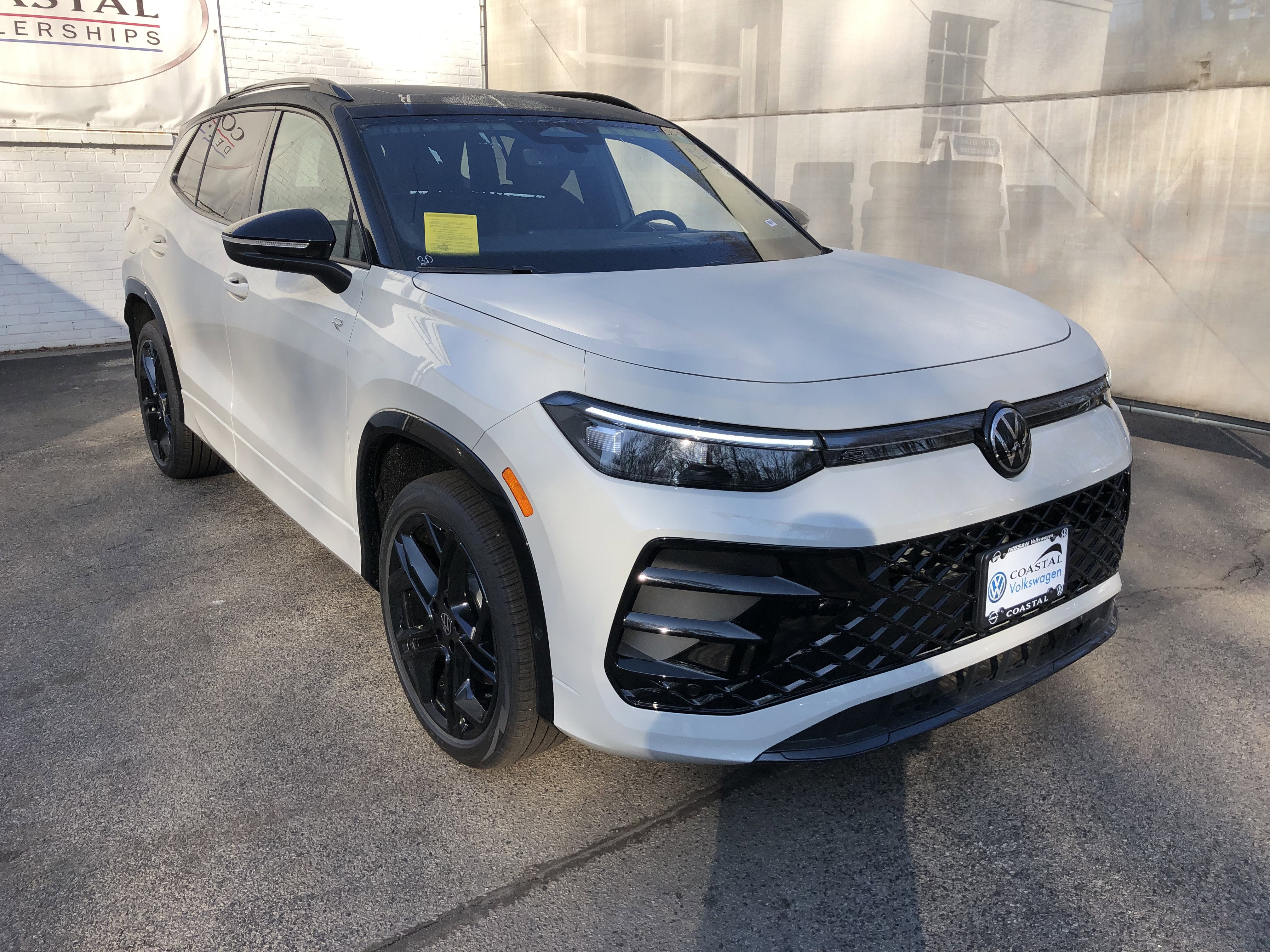 2026 Volkswagen Tiguan SE R-Line Black