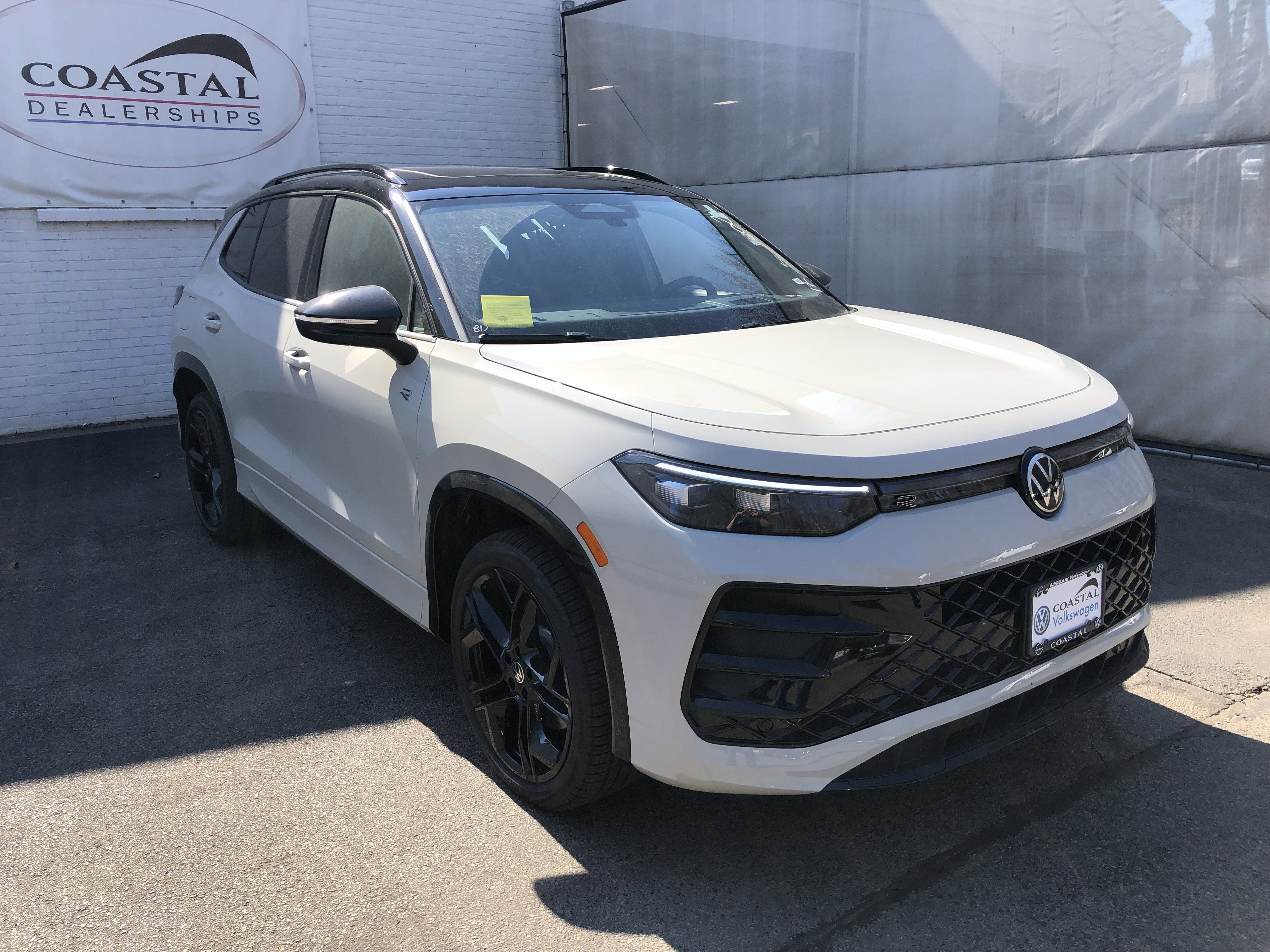 2026 Volkswagen Tiguan SE R-Line Black