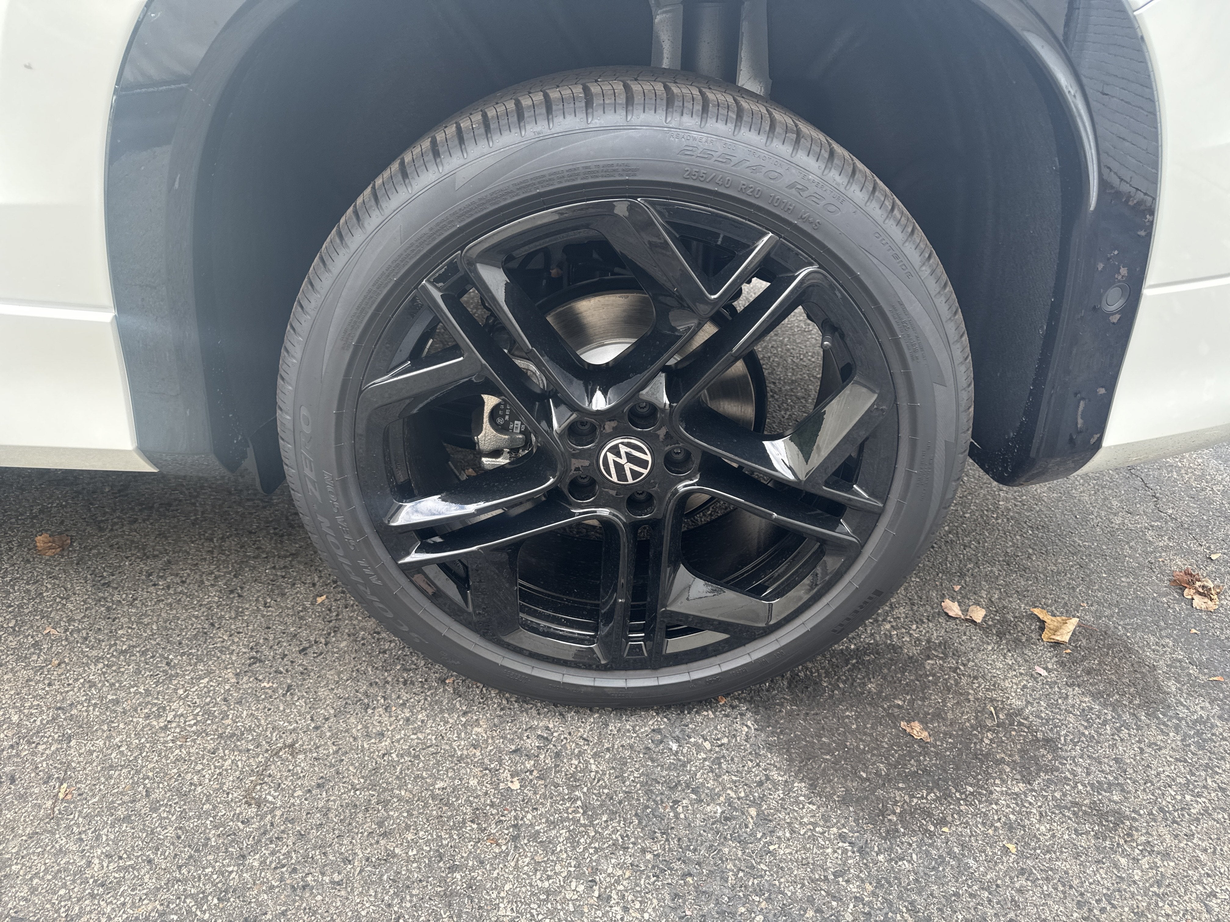 2026 Volkswagen Tiguan SE R-Line Black