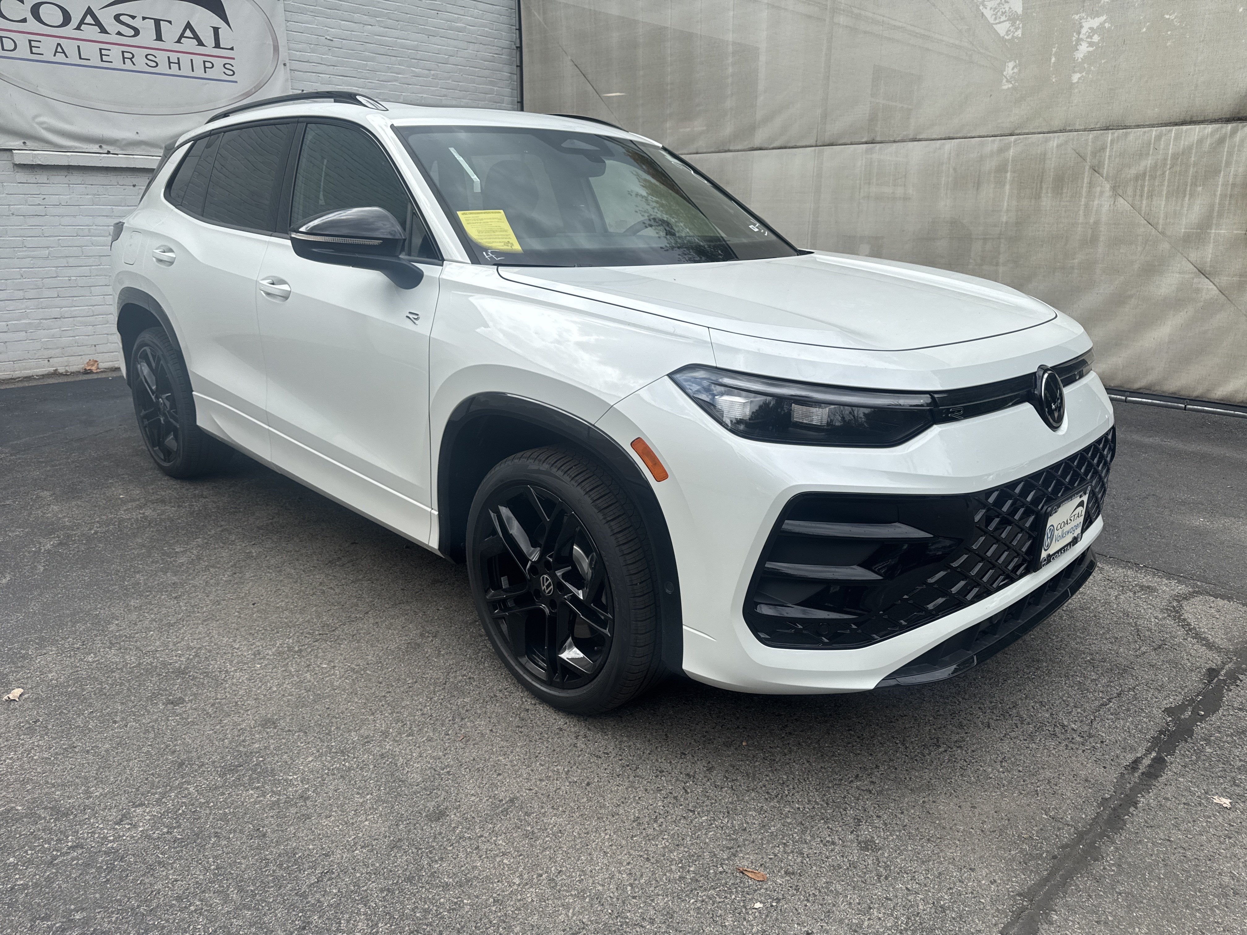 2026 Volkswagen Tiguan SE R-Line Black