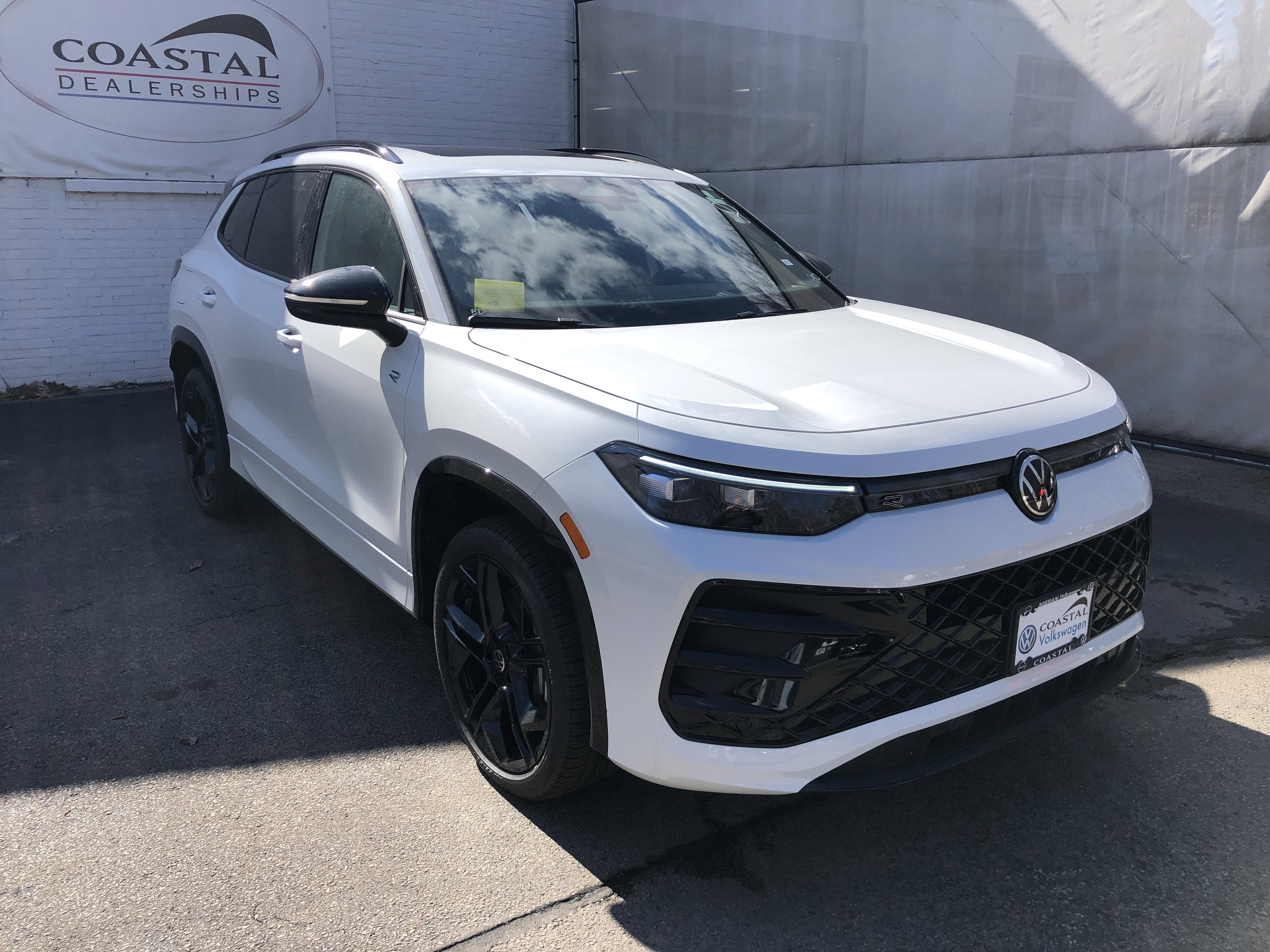 2026 Volkswagen Tiguan SE R-Line Black