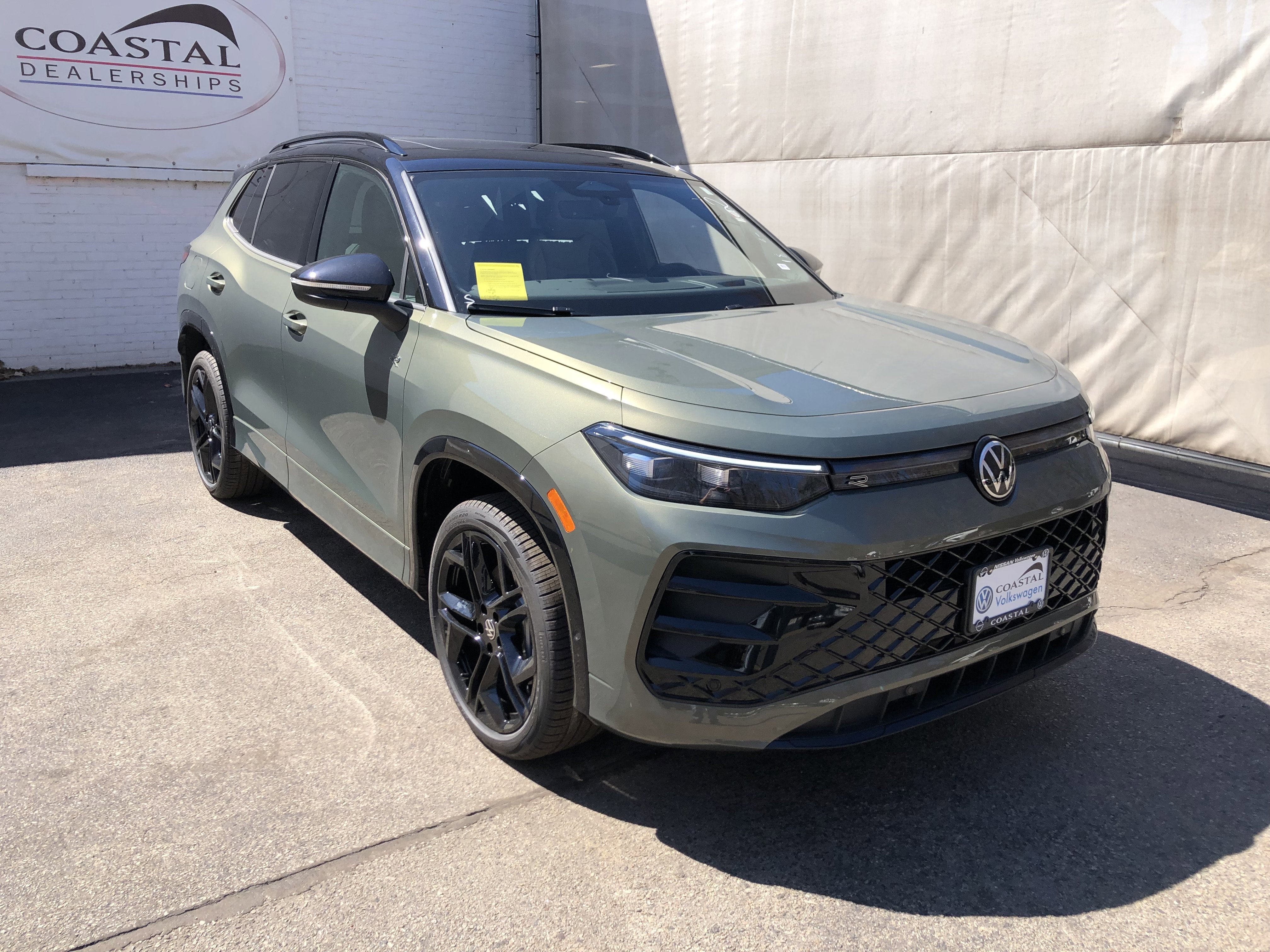 2026 Volkswagen Tiguan SE R-Line Black