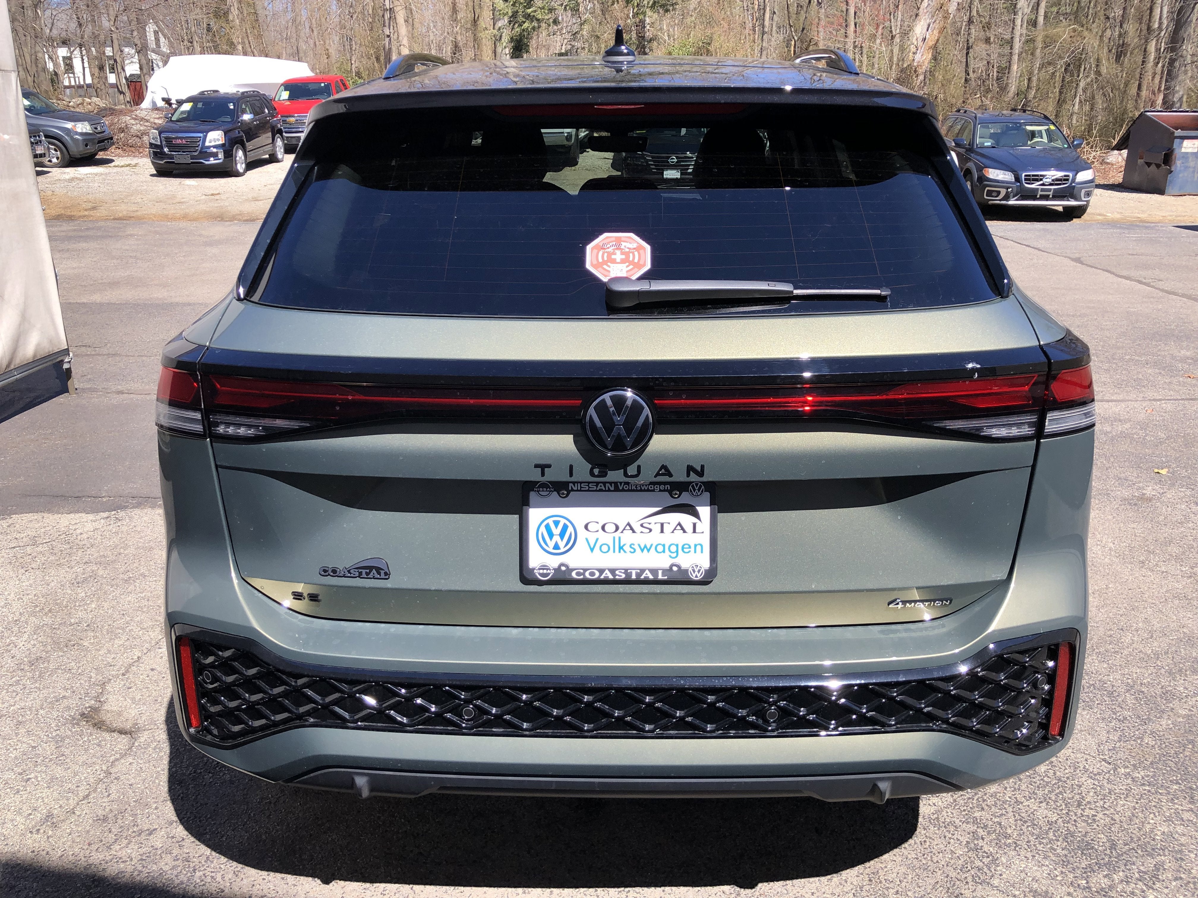 2026 Volkswagen Tiguan SE R-Line Black