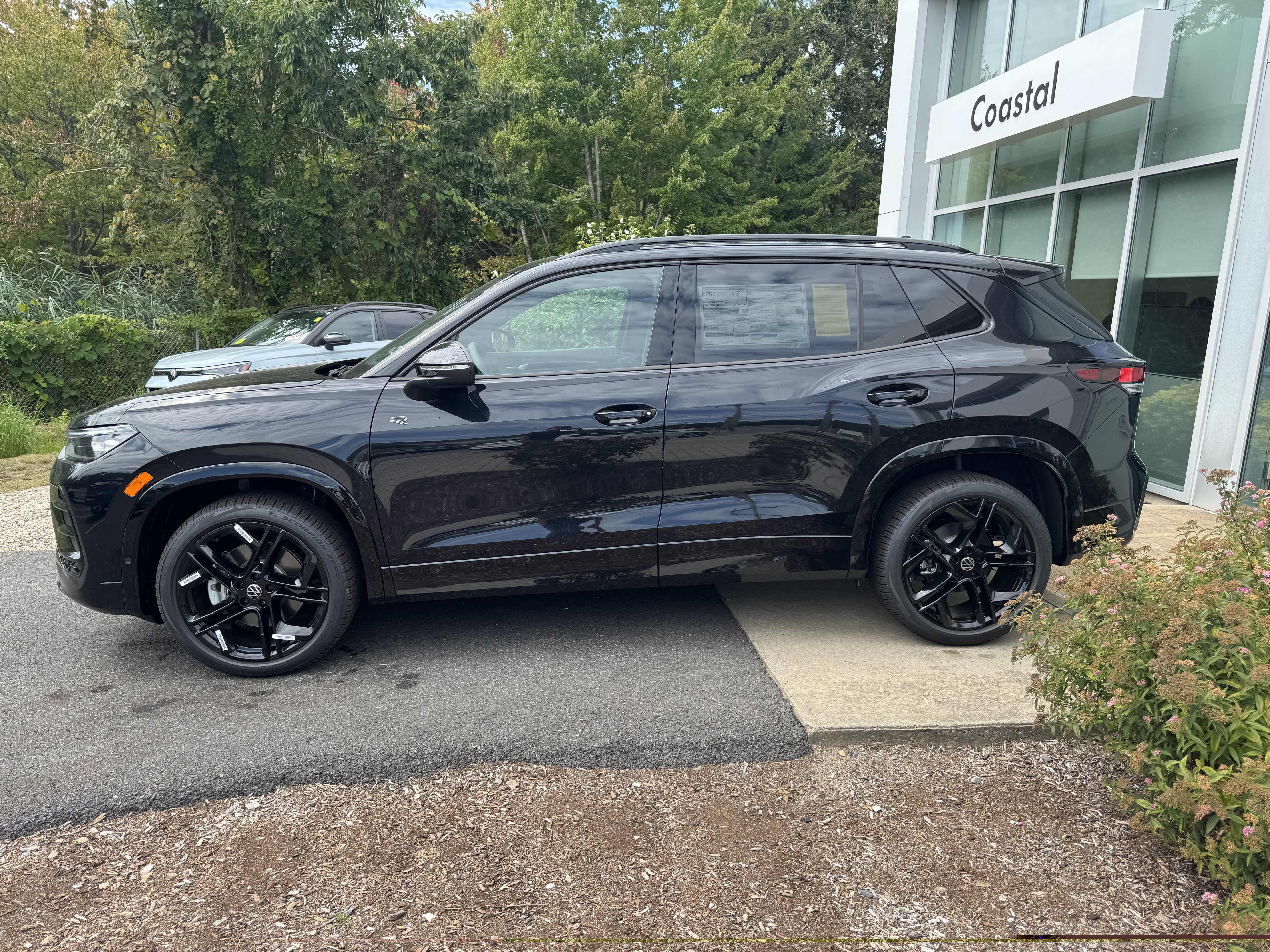 2026 Volkswagen Tiguan SE R-Line Black