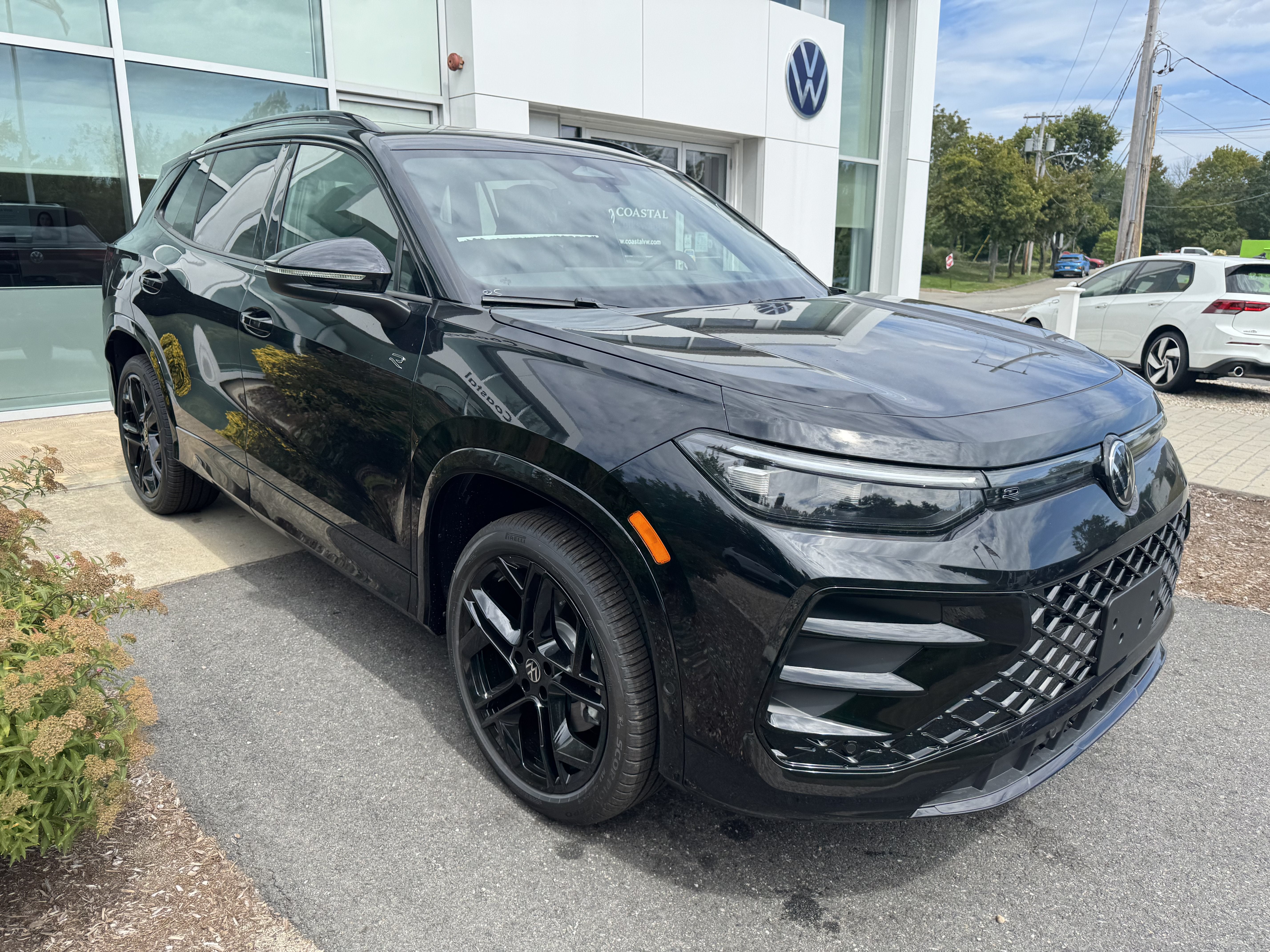 2026 Volkswagen Tiguan SE R-Line Black