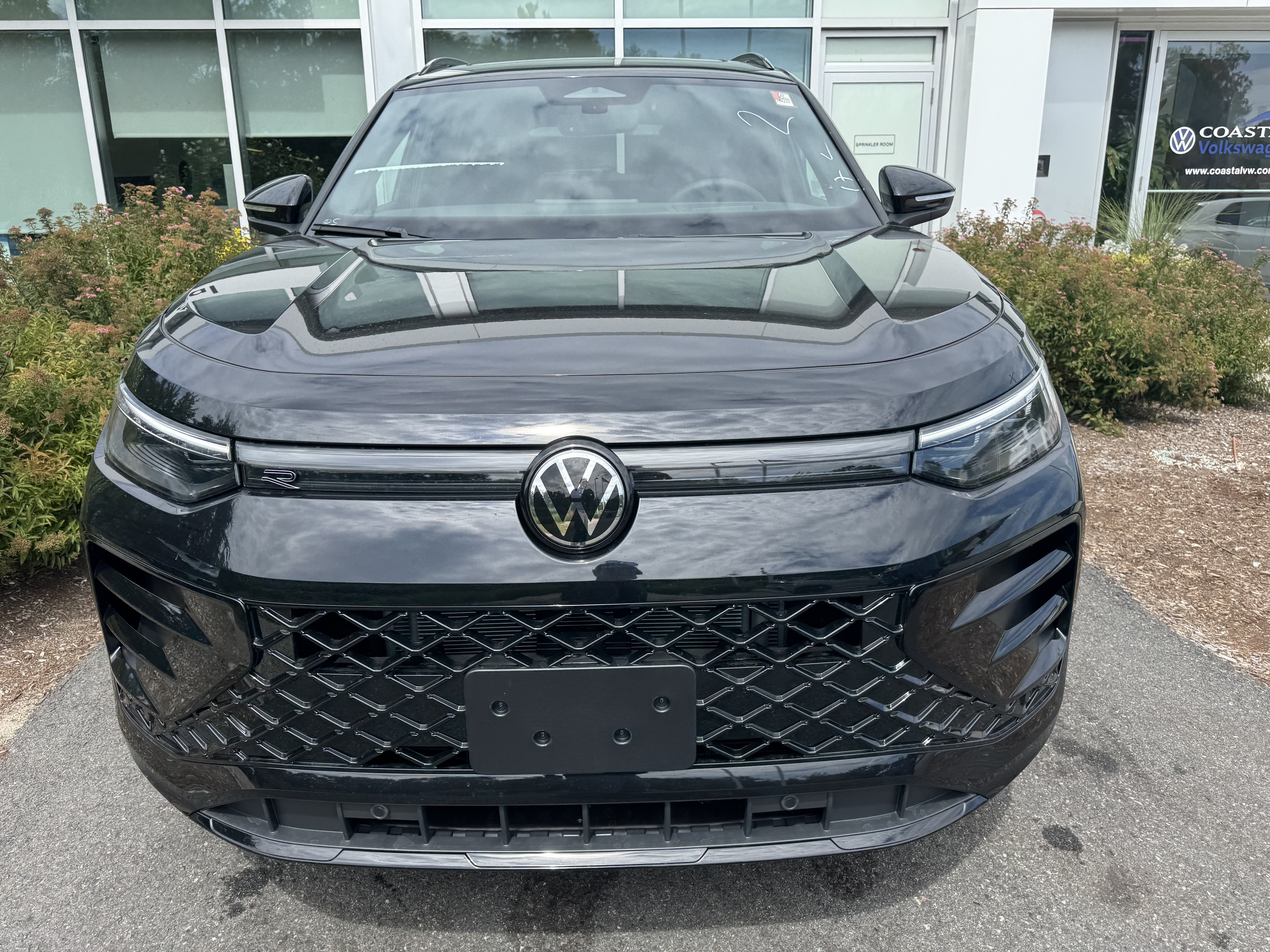 2026 Volkswagen Tiguan SE R-Line Black