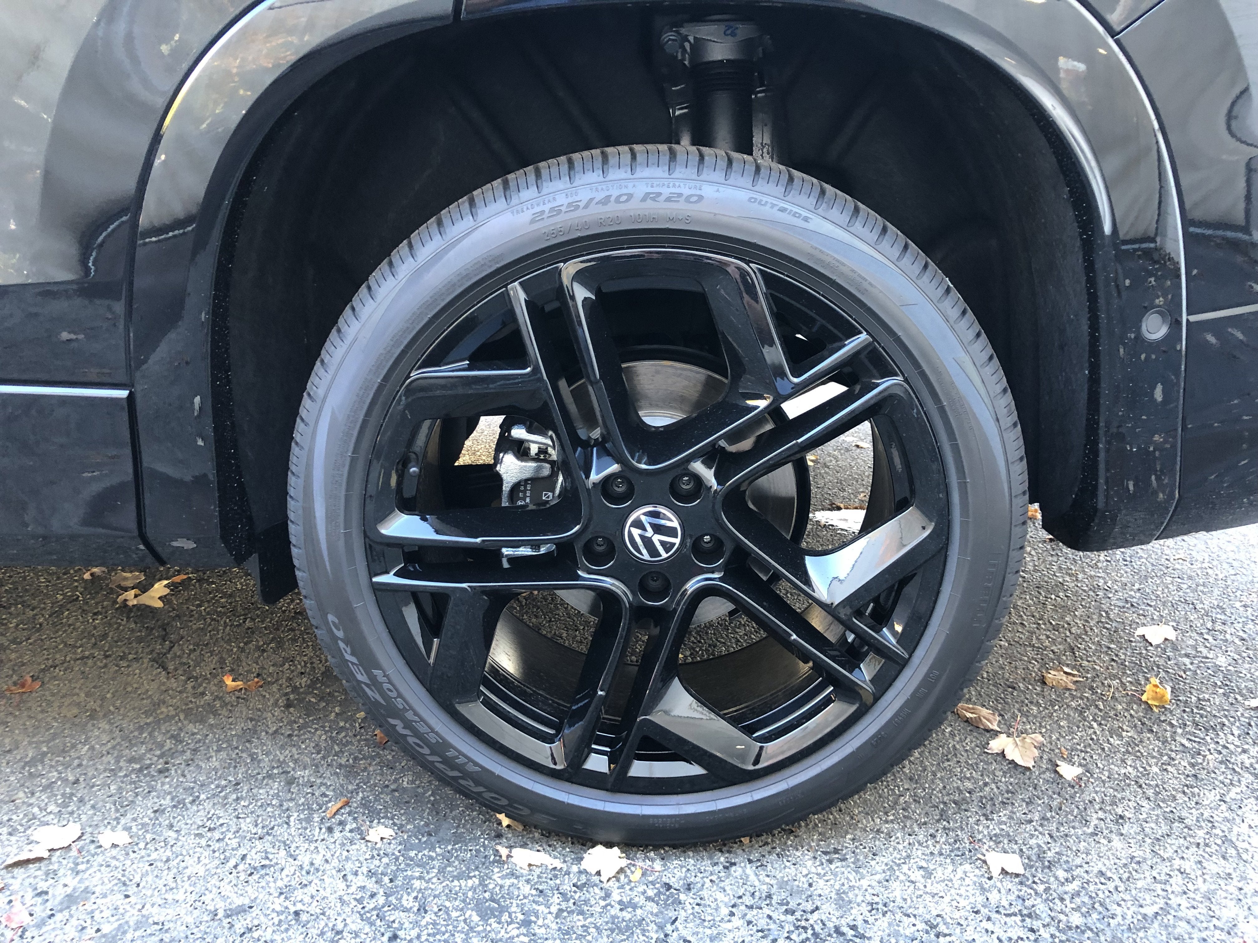 2026 Volkswagen Tiguan SE R-Line Black