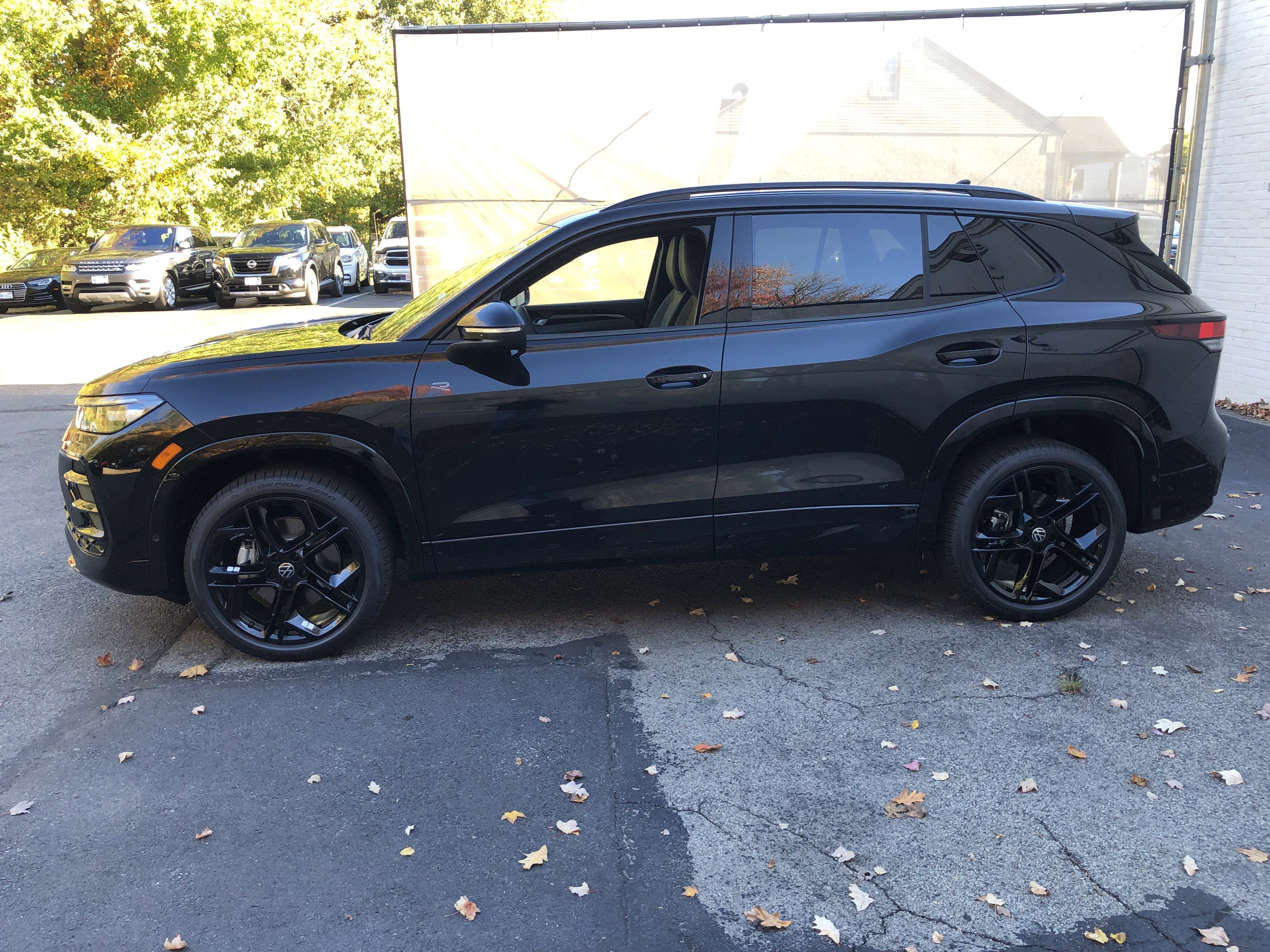 2026 Volkswagen Tiguan SE R-Line Black