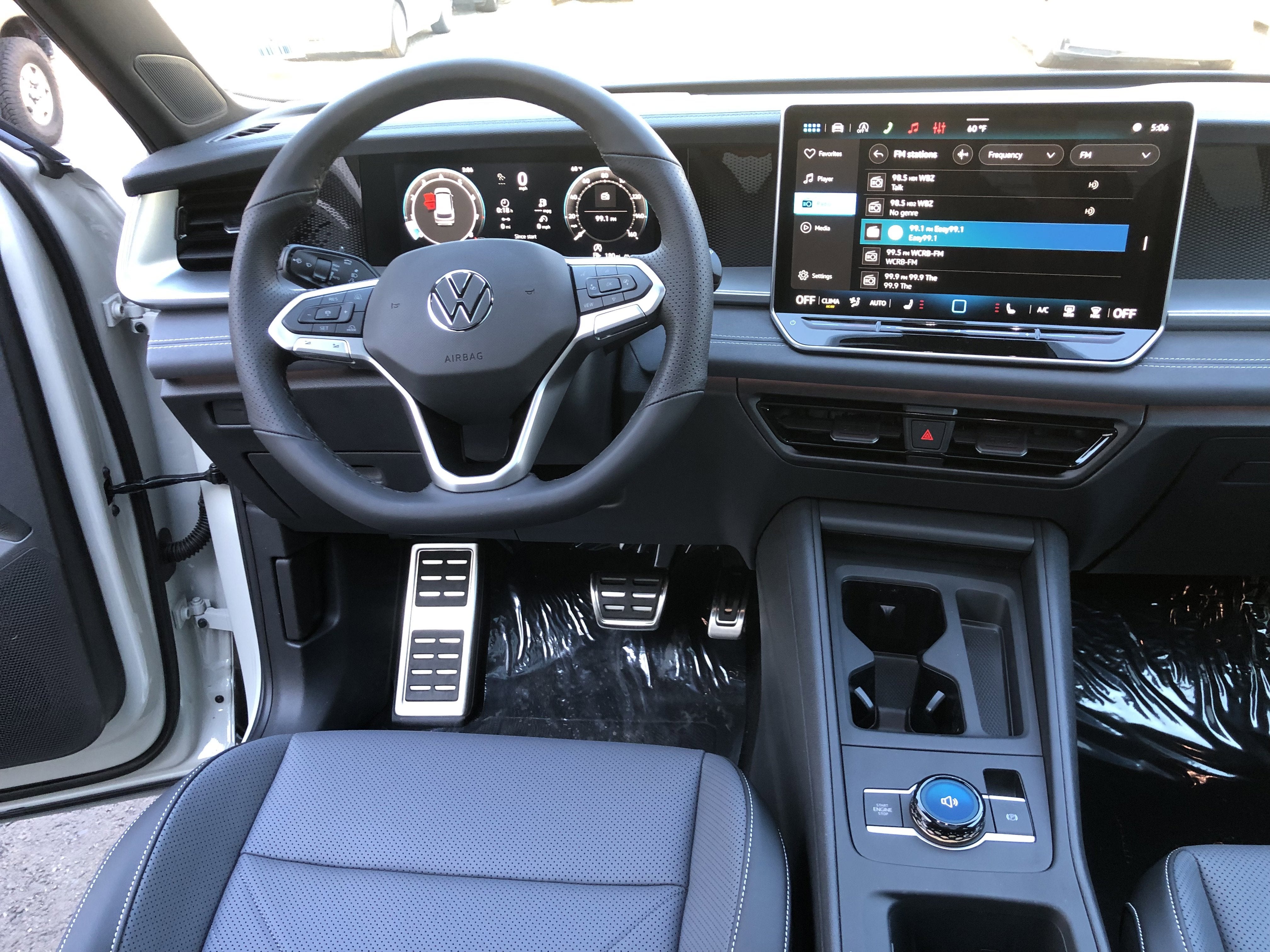 2026 Volkswagen Tiguan SE R-Line Black