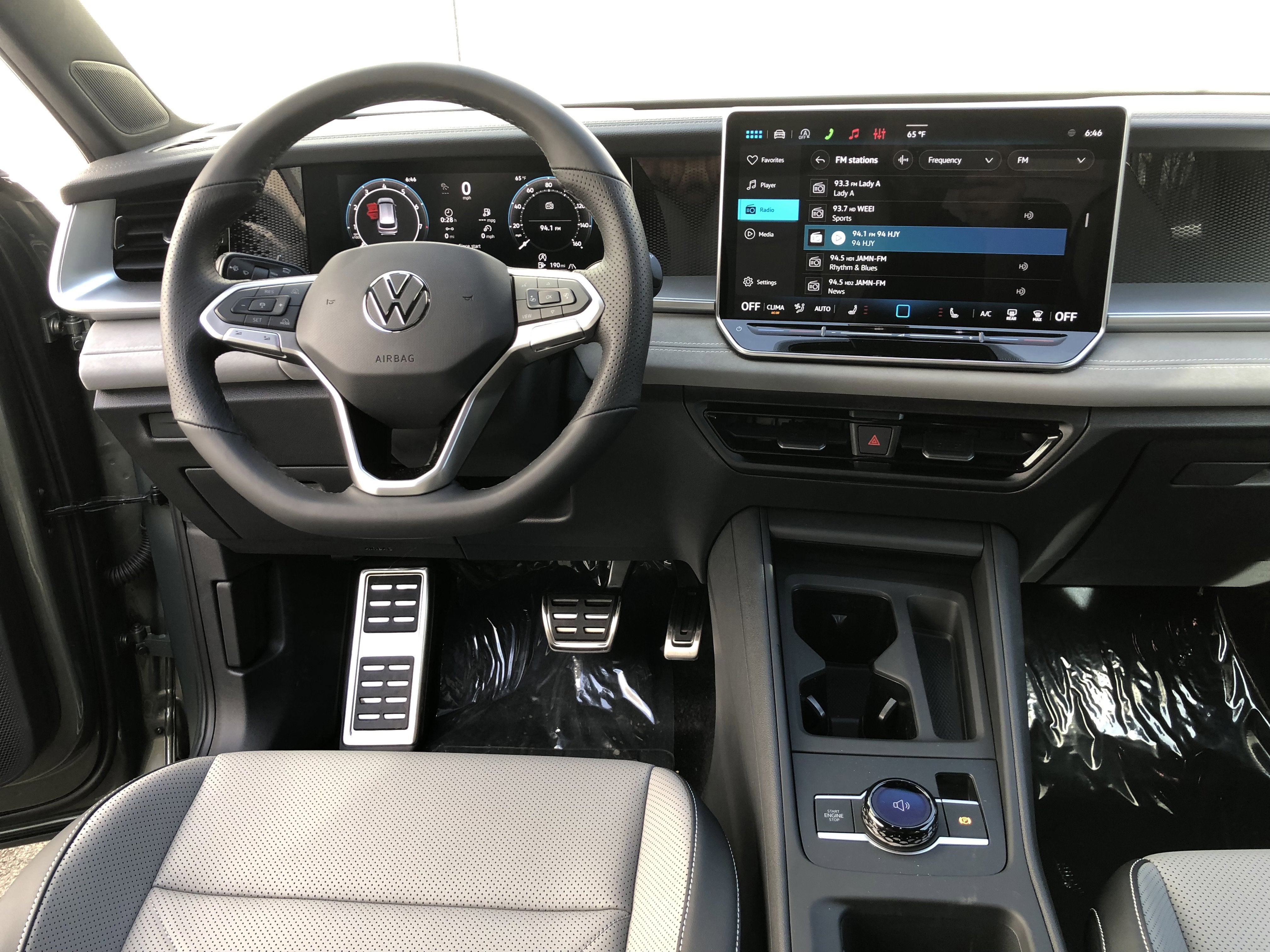 2026 Volkswagen Tiguan SE R-Line Black