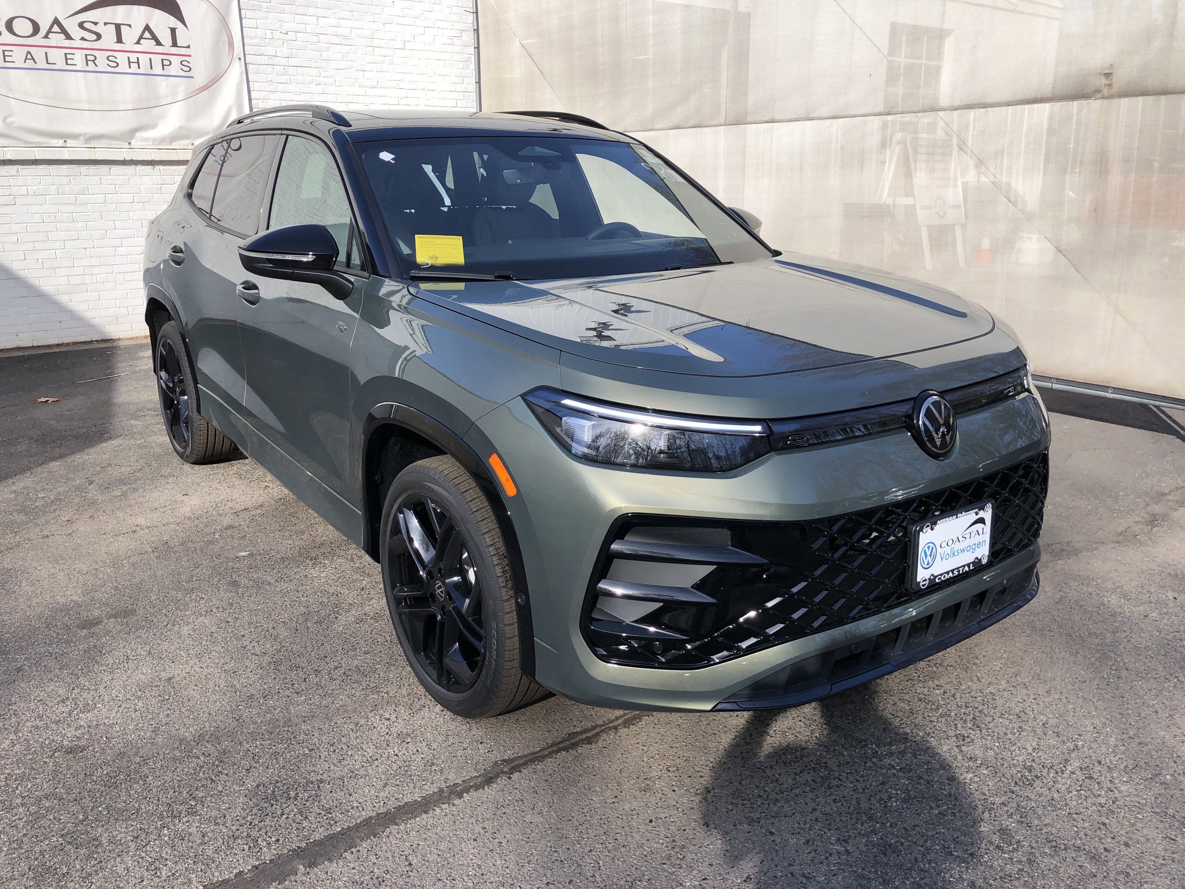 2026 Volkswagen Tiguan SE R-Line Black
