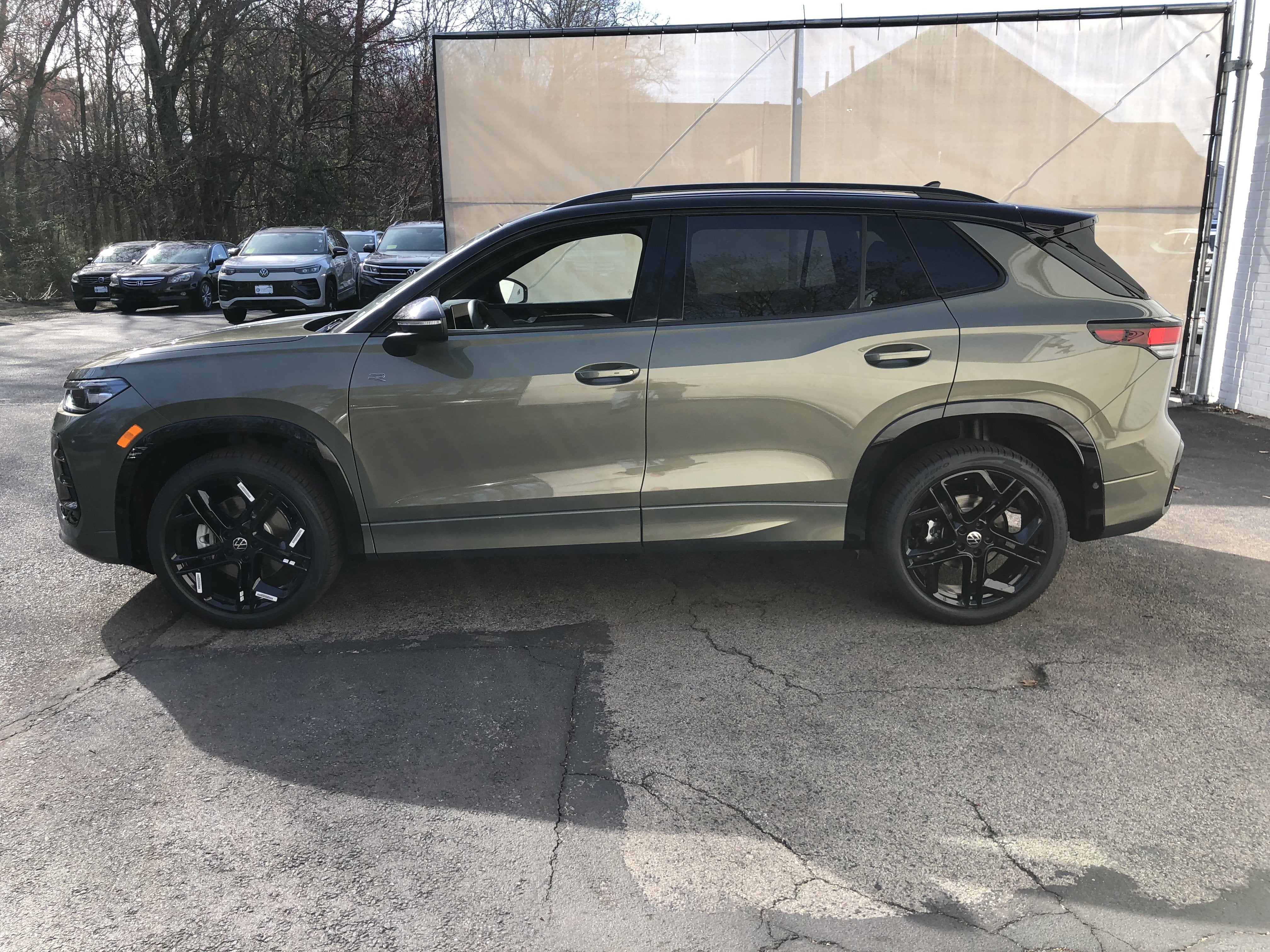 2026 Volkswagen Tiguan SE R-Line Black